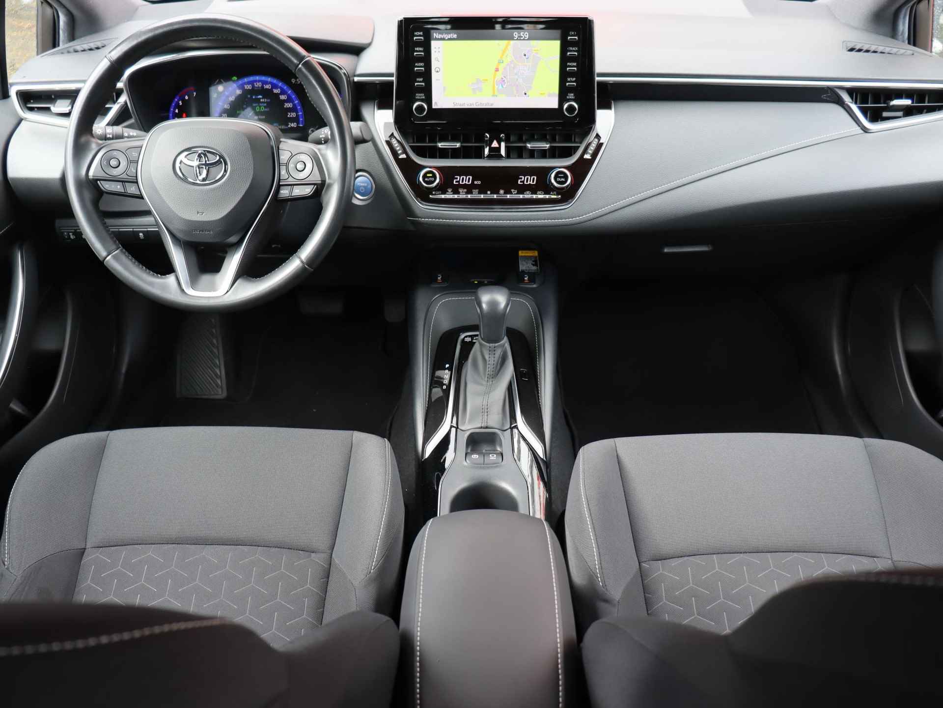 Toyota Corolla 1.8 Hybrid Business Intro - 3/40