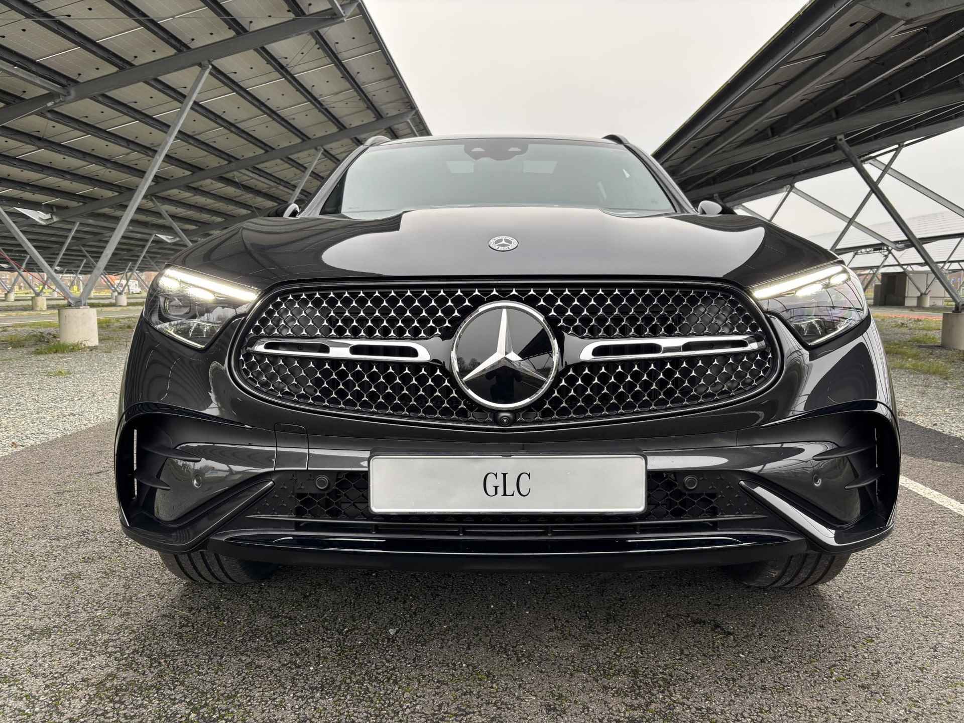 Mercedes-Benz GLC-klasse 300e 4MATIC Sport Edition | Night | Burmester | Panoramadak | Memory stoelen | Trekhaak | 360 camera | Sfeerverlichting | - 3/47