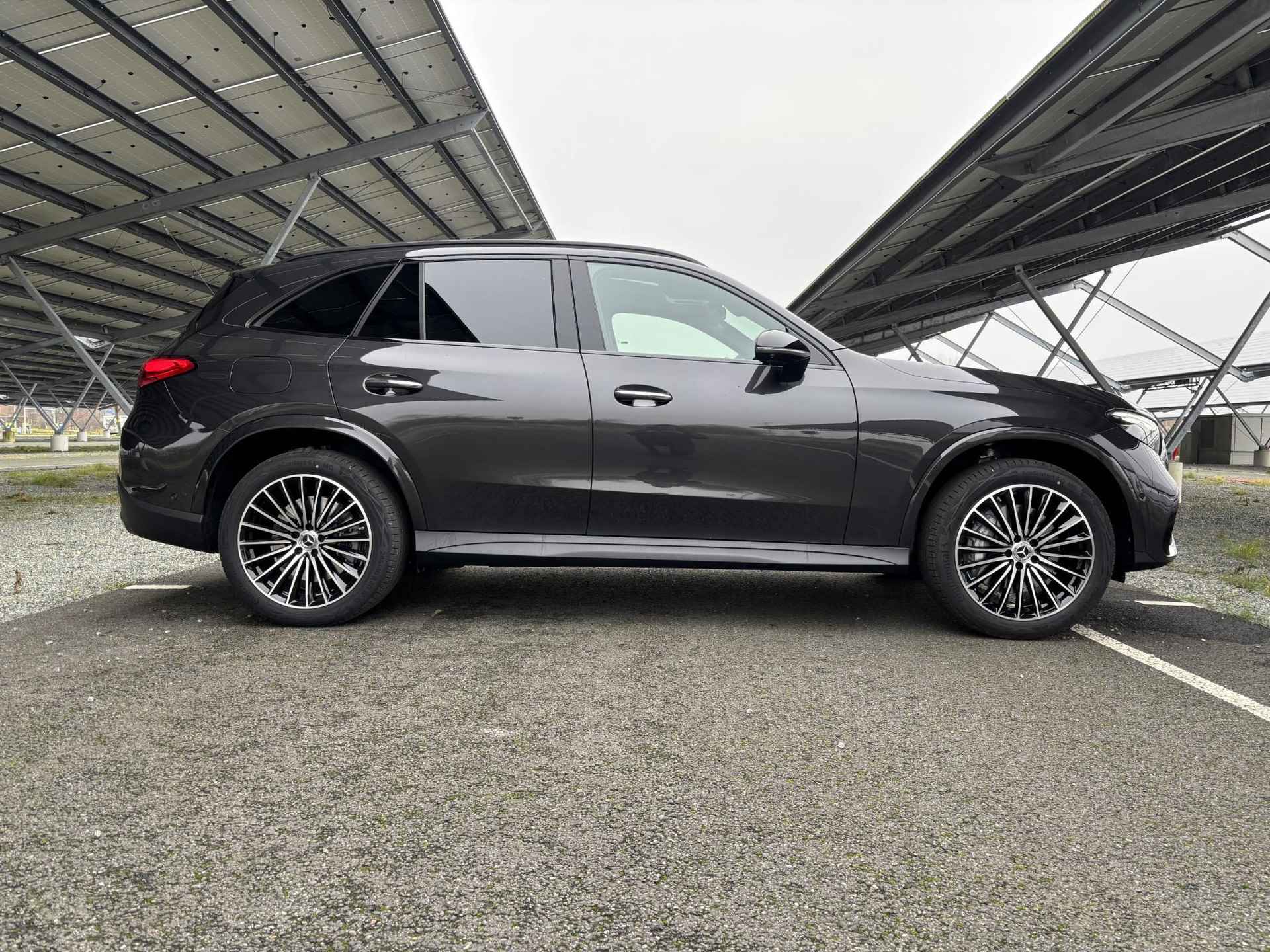 Mercedes-Benz GLC-klasse 300e 4MATIC Sport Edition | Night | Burmester | Panoramadak | Memory stoelen | Trekhaak | 360 camera | Sfeerverlichting | - 5/47