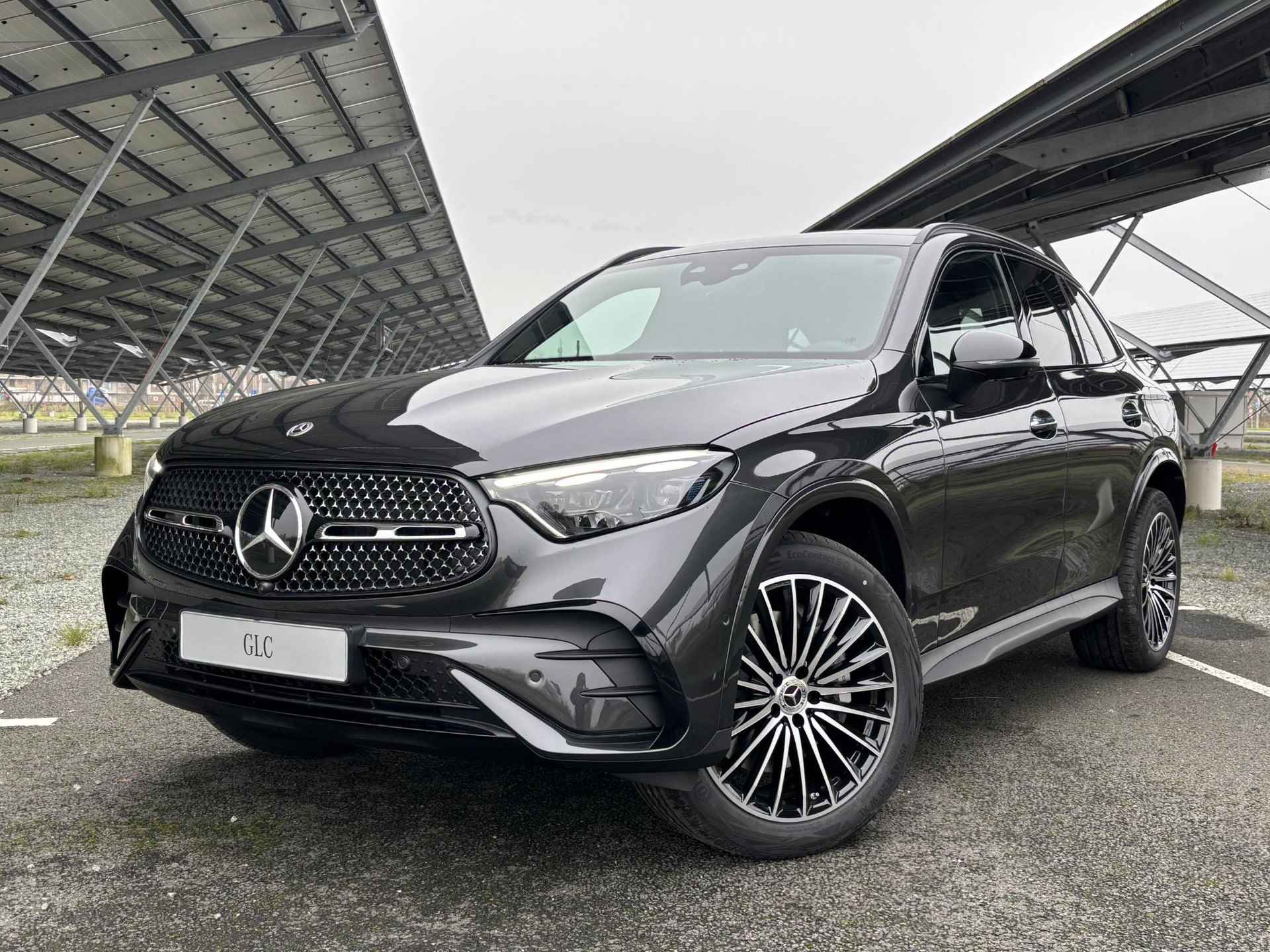 Mercedes-Benz GLC-klasse 300e 4MATIC Sport Edition | Night | Burmester | Panoramadak | Memory stoelen | Trekhaak | 360 camera | Sfeerverlichting | - 47/47