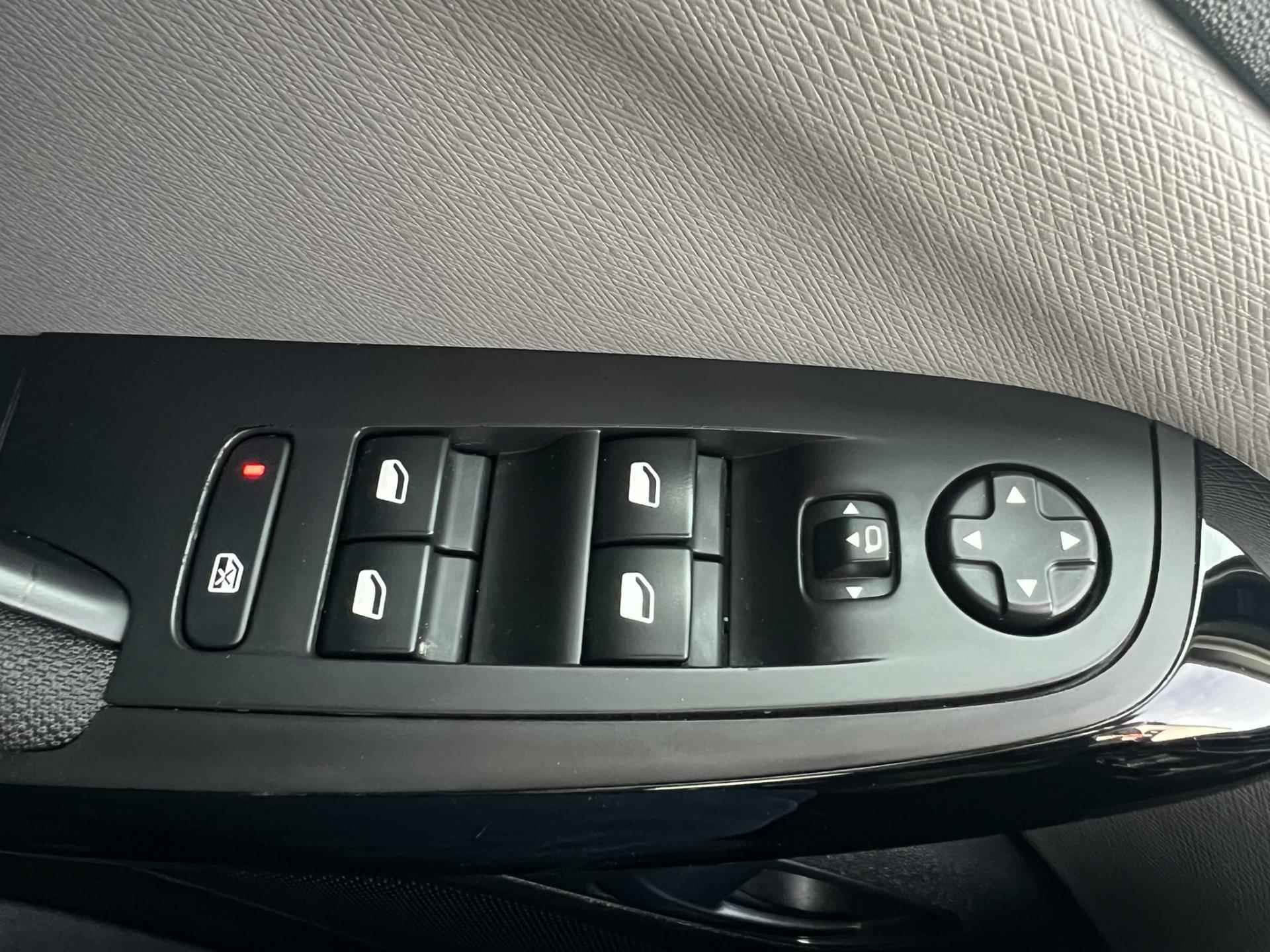 Citroen C4 PICASSO 1.2 PureTech Feel Apple Carplay Achteruitrijcamera Panorama Led verlichting Cruise control Climatronic 5-deurs - 42/51