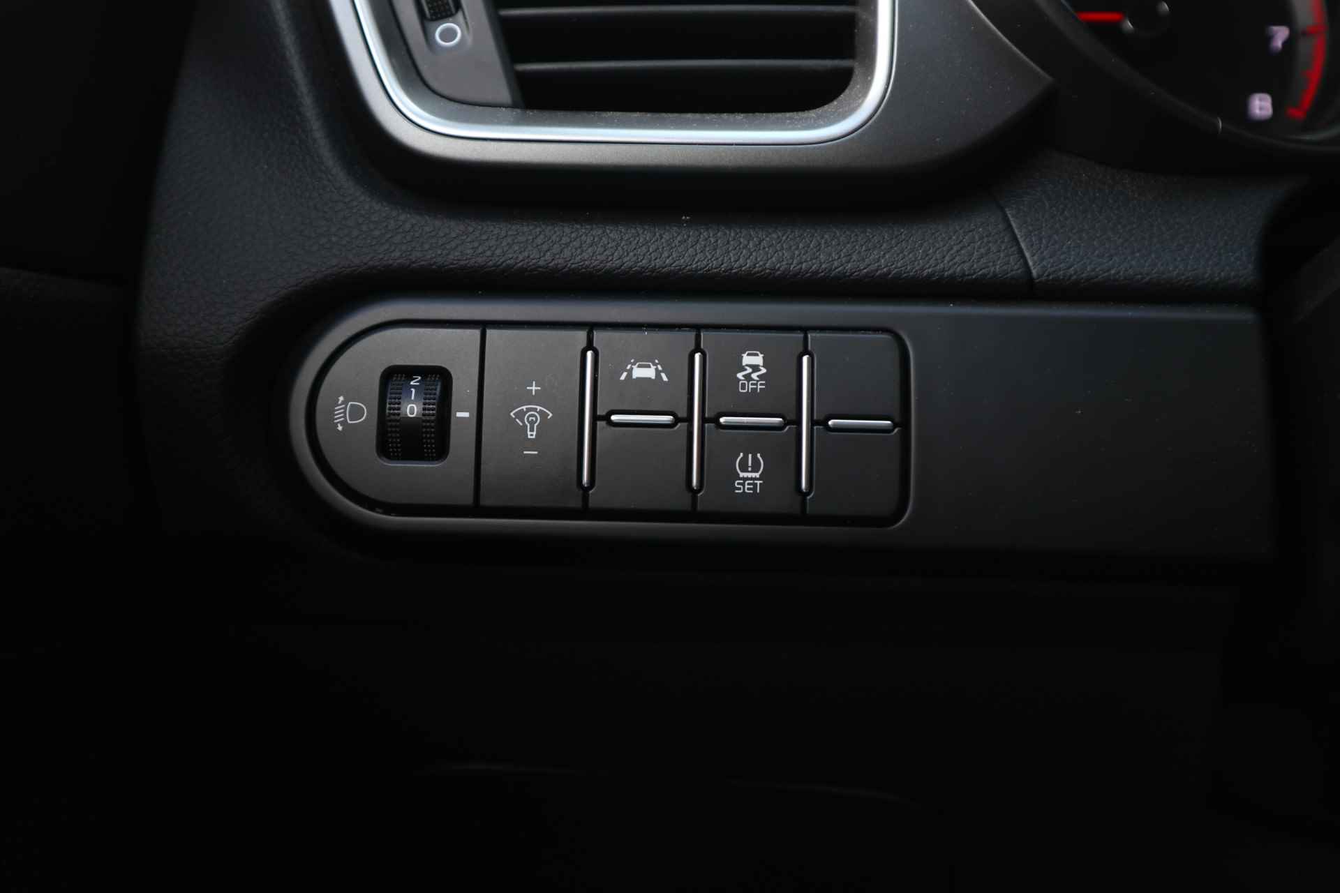 Kia Ceed Sportswagon 1.4 T-GDi DynamicLine NL AUTO | 7 TRAPS | CARPLAY | CAMERA | ECC | - 10/32