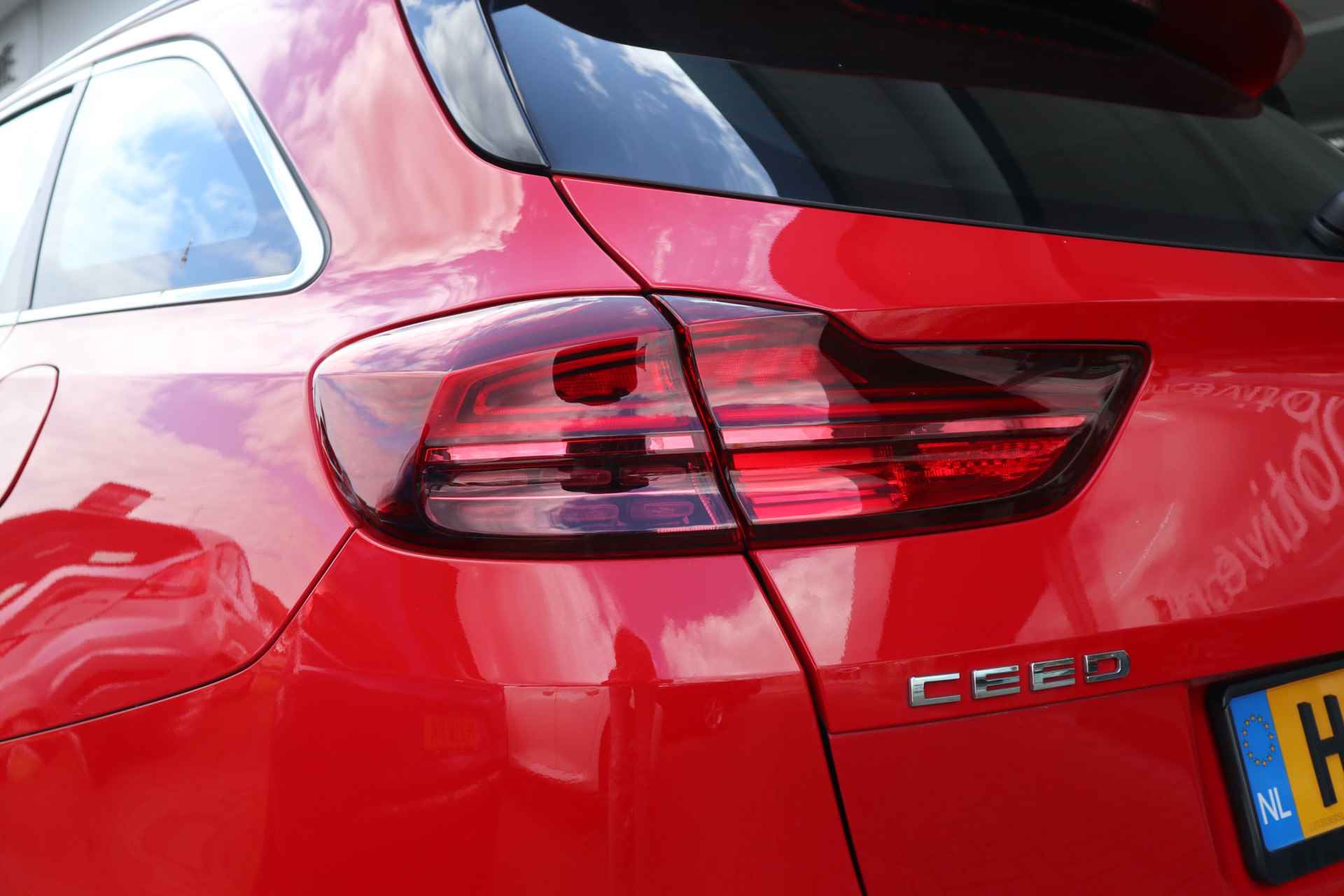 Kia Ceed Sportswagon 1.4 T-GDi DynamicLine NL AUTO | 7 TRAPS | CARPLAY | CAMERA | ECC | - 31/32