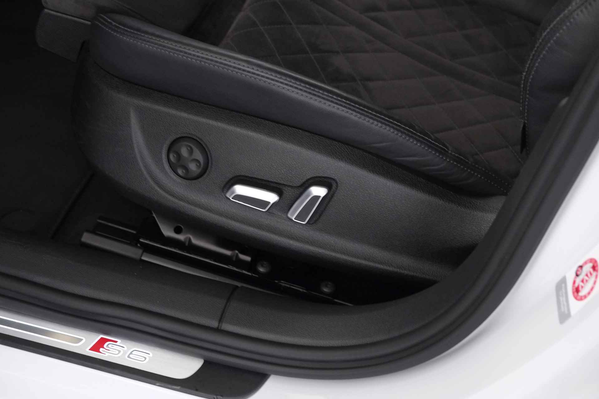 Audi A6 Avant 4.0 TFSI S6 Quattro 450 pK LED / Carbon / BOSE / ACC / Head-Up / Navigatie - 22/43