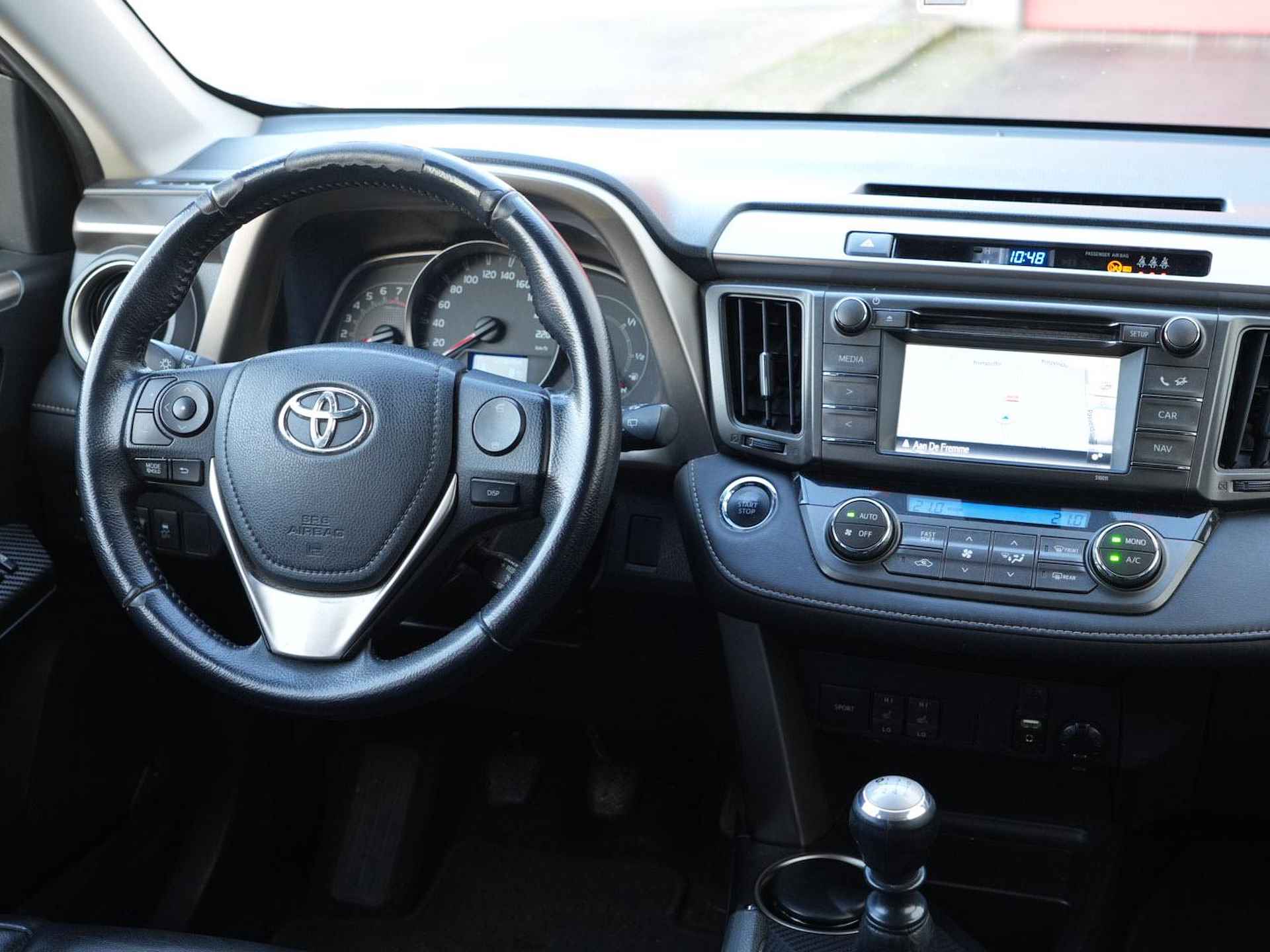 Toyota RAV4 2.0 Executive Business 4WD | Camera | Leer | Keyless | Navi | Climate | Cruise | Electr. Achterklep | Trekhaak - 22/36