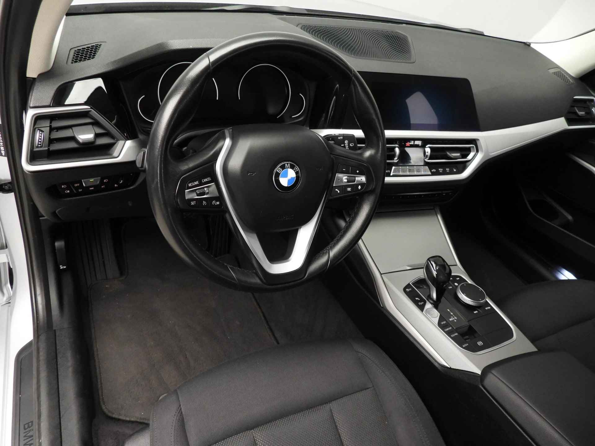 BMW 3 Serie Touring 320d | LED | Navigatie | Stoelverwarming | Clima | PDC | Lendesteunen | Alu 18 inch - 7/45