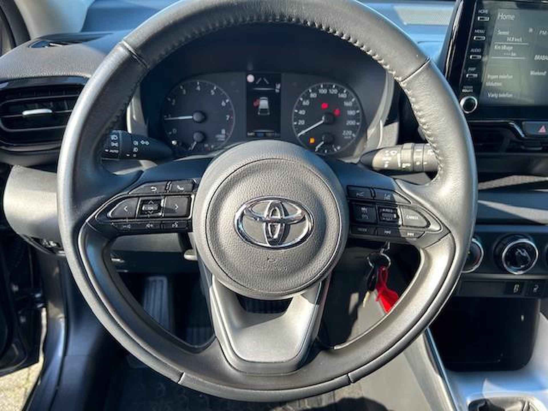 Toyota Yaris 1.5 VVT-i Active/LM velgen/Trekhaak afnb - 13/16