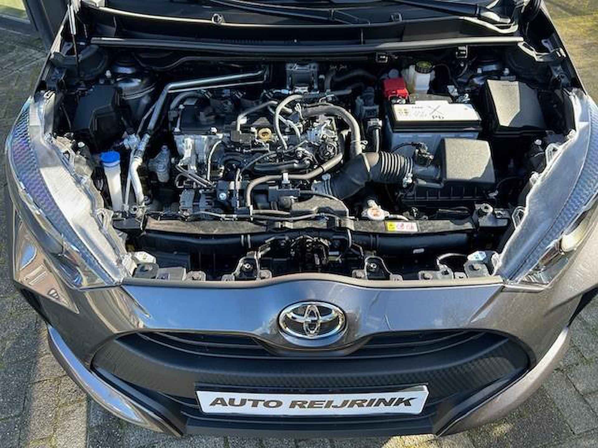 Toyota Yaris 1.5 VVT-i Active/LM velgen/Trekhaak afnb - 15/16