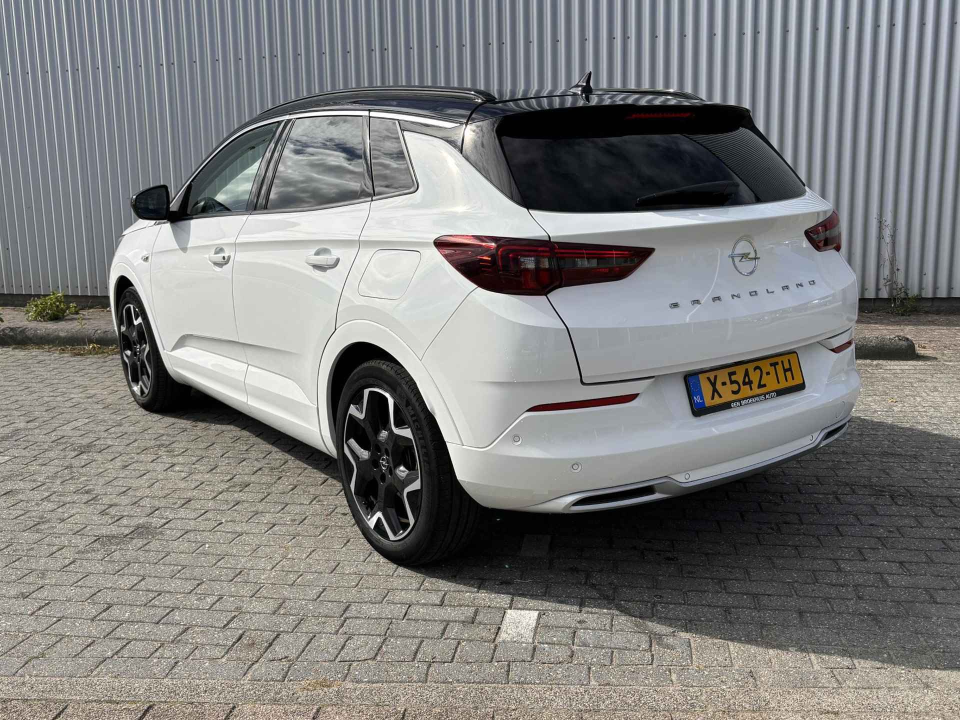 Opel Grandland 1.6 Turbo Hybrid Ultimate 225pk | Trekhaak | AGR-Stoelen | Adaptive Cruise Control | 360 Camera | 18" LMV | Alcantara/leer bekleding | - 3/32