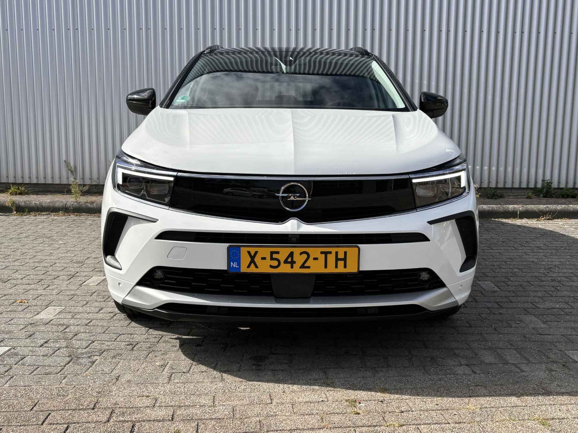 Opel Grandland 1.6 Turbo Hybrid Ultimate 225pk | Trekhaak | AGR-Stoelen | Adaptive Cruise Control | 360 Camera | 18" LMV | Alcantara/leer bekleding | - 8/32