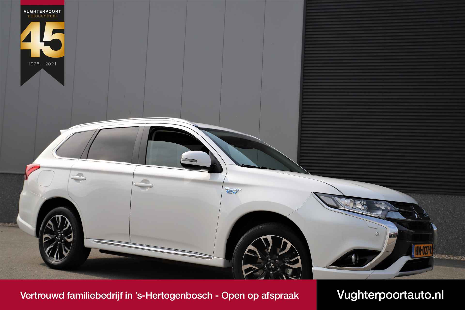 Mitsubishi Outlander 2.0 PHEV 4WD Executive/Camera/Trekhaak/standkachel/18"/PDC - 1/38