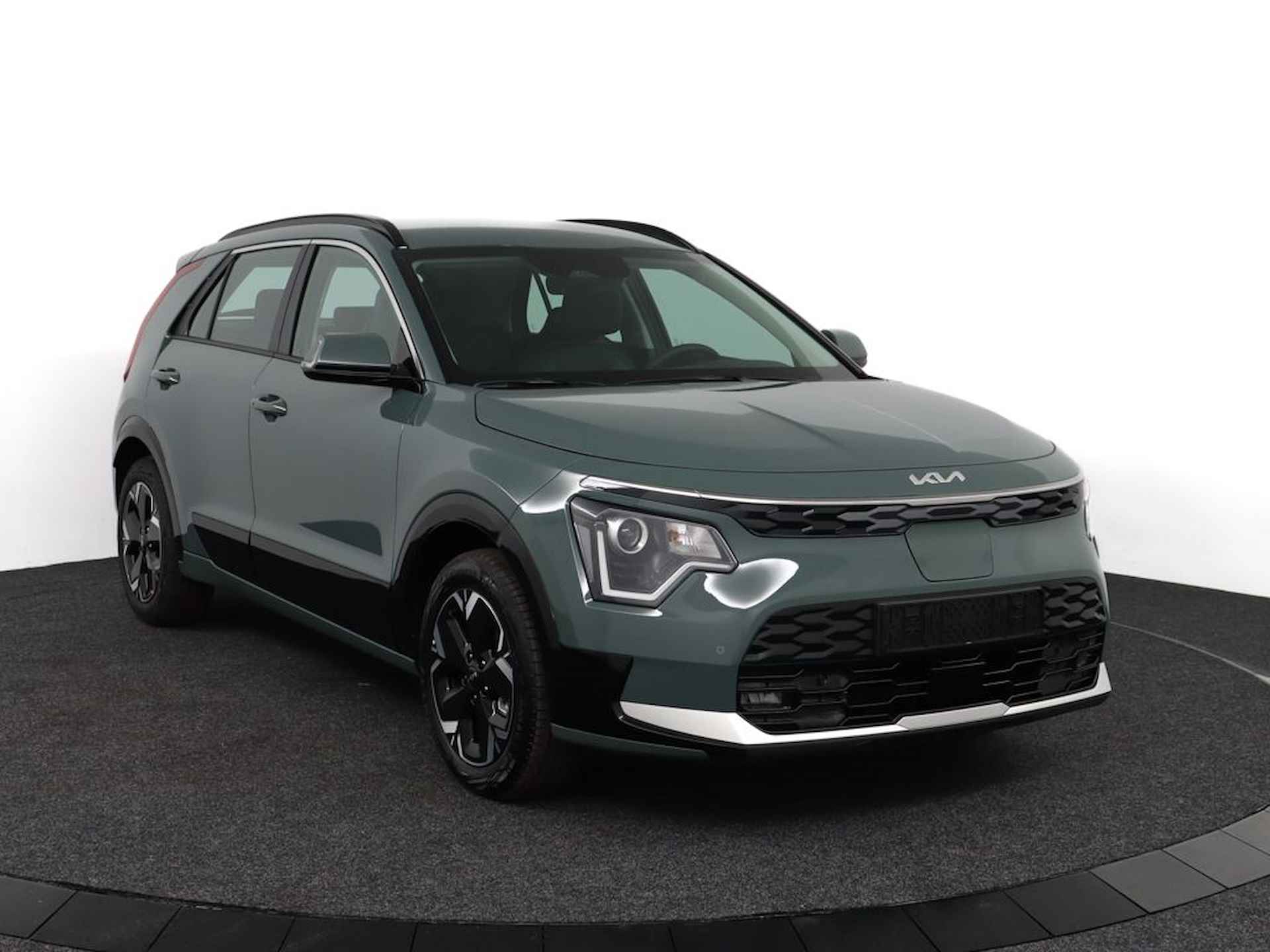 Kia Niro EV DynamicLine 64.8 kWh * Nieuw uit voorraad leverbaar * Navigatie - Apple CarPlay / Android Auto - Adaptieve Cruise Control - Uit voorraad leverbaar - Fabrieksgarantie tot 2031 - 10/61