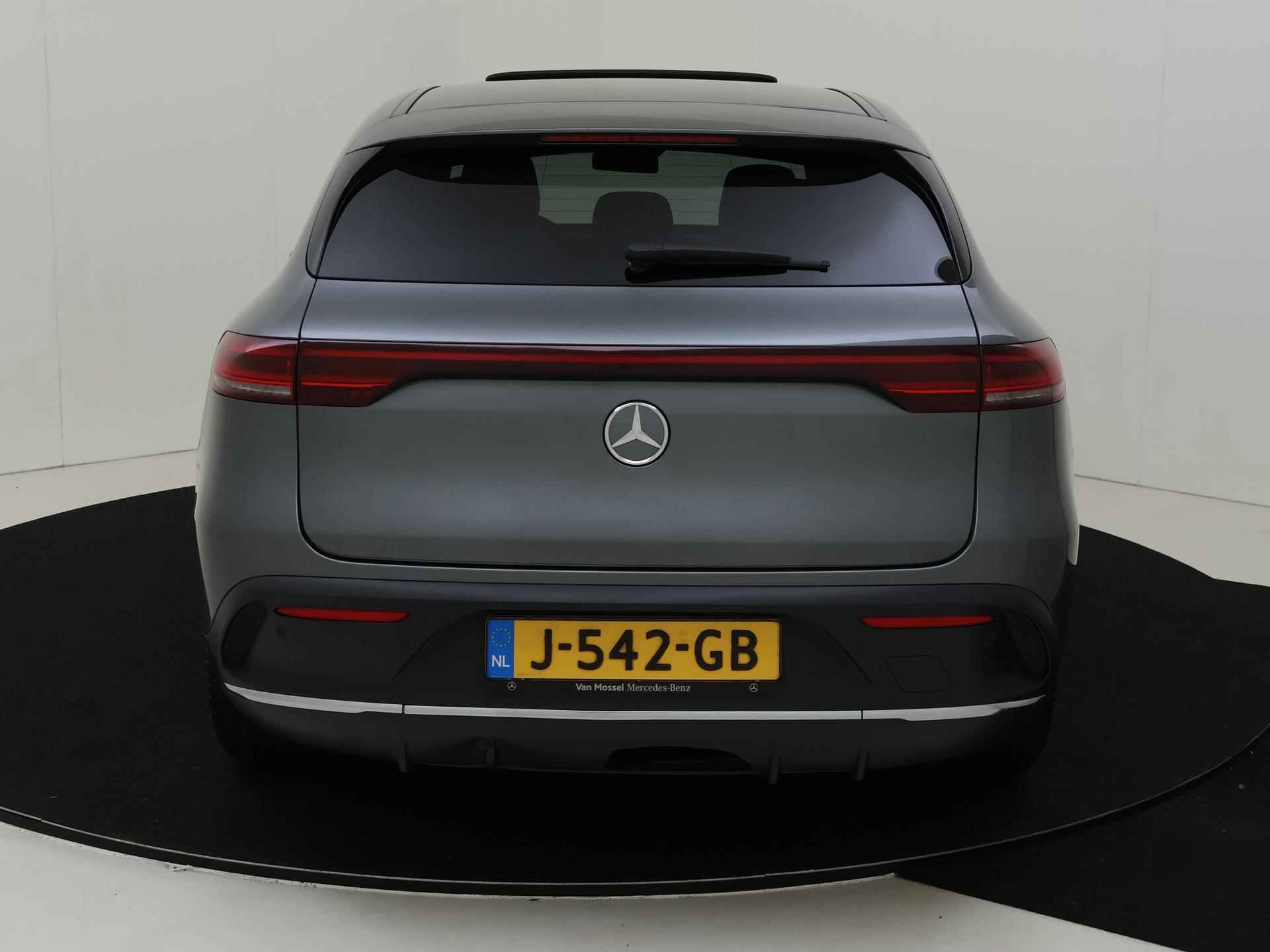 Mercedes-Benz EQC 400 4MATIC Business Solution AMG 80 kWh /AMG /Schuifdak / Memory stoelen/ Elek Trekhaak/ 360 Camera/ Head up display - 8/38