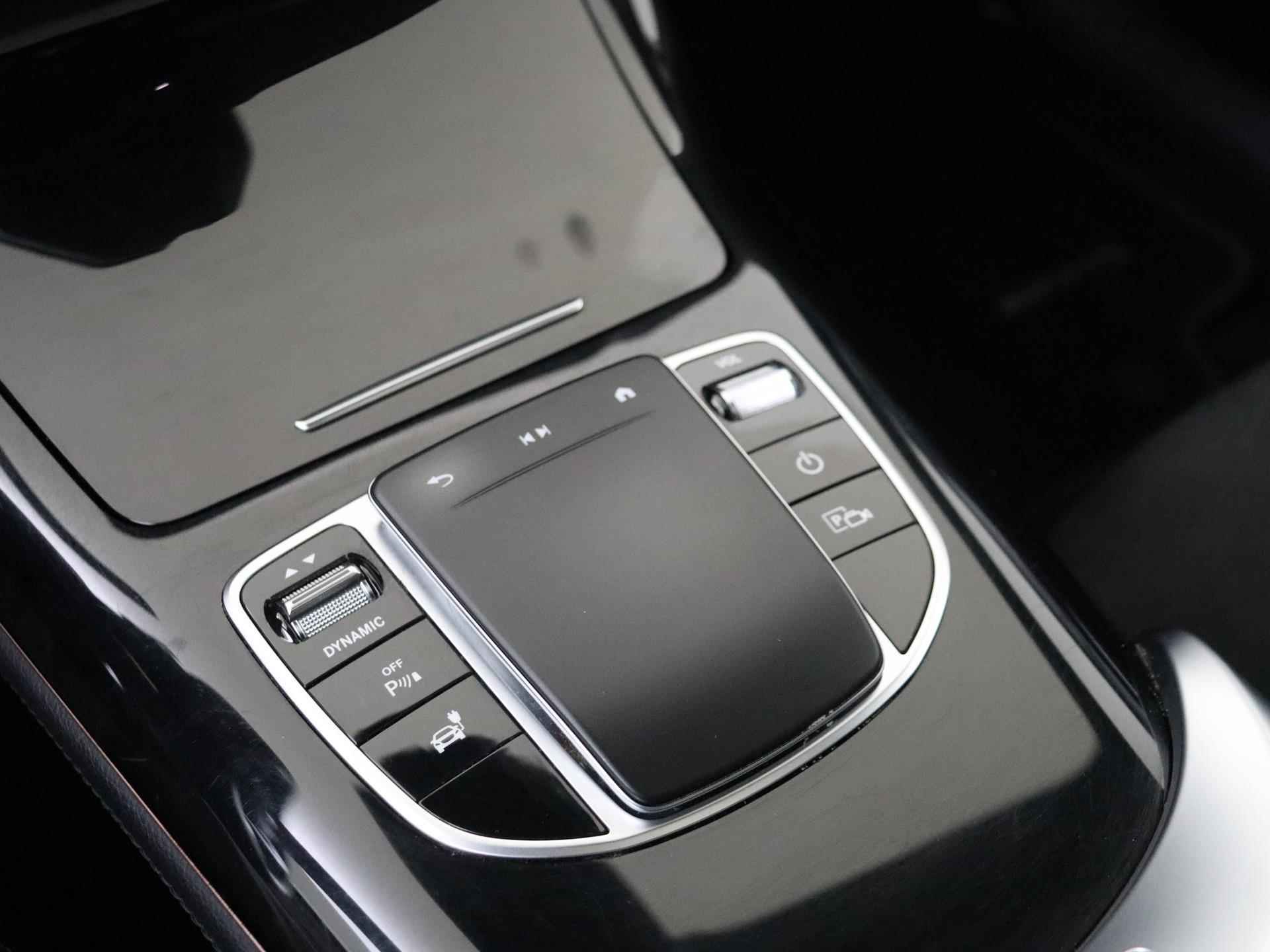 Mercedes-Benz EQC 400 4MATIC Business Solution AMG 80 kWh /AMG /Schuifdak / Memory stoelen/ Elek Trekhaak/ 360 Camera/ Head up display - 22/38