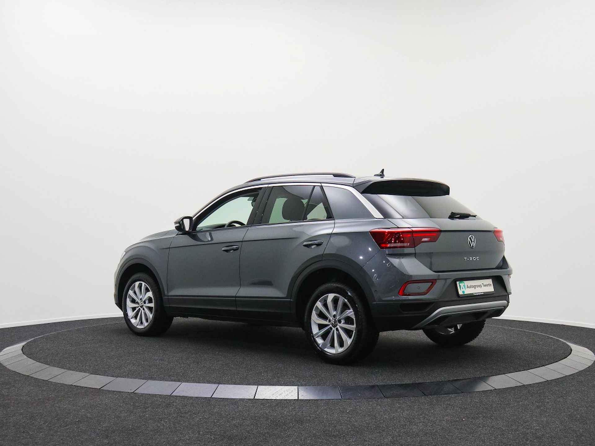 Volkswagen T-Roc 1.5 TSI Life | DSG Automaat | Navigatie | Camera | Stoelverwarmi - 2/46