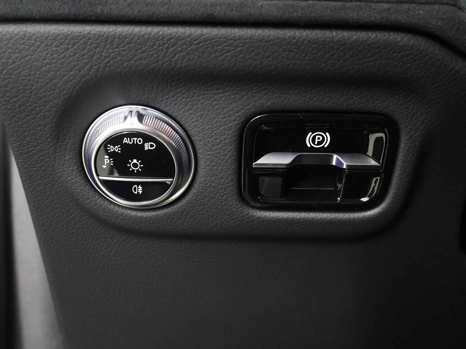 Mercedes-Benz EQS SUV 450 4MATIC AMG Line 7 persoons | Rij-assistentie | Panorama-schuifdak | Luchtvering | Digital Light | Trekhaak | Head-up | 360 Camera | Burmester 3D | Sfeerverlichting | - 37/54
