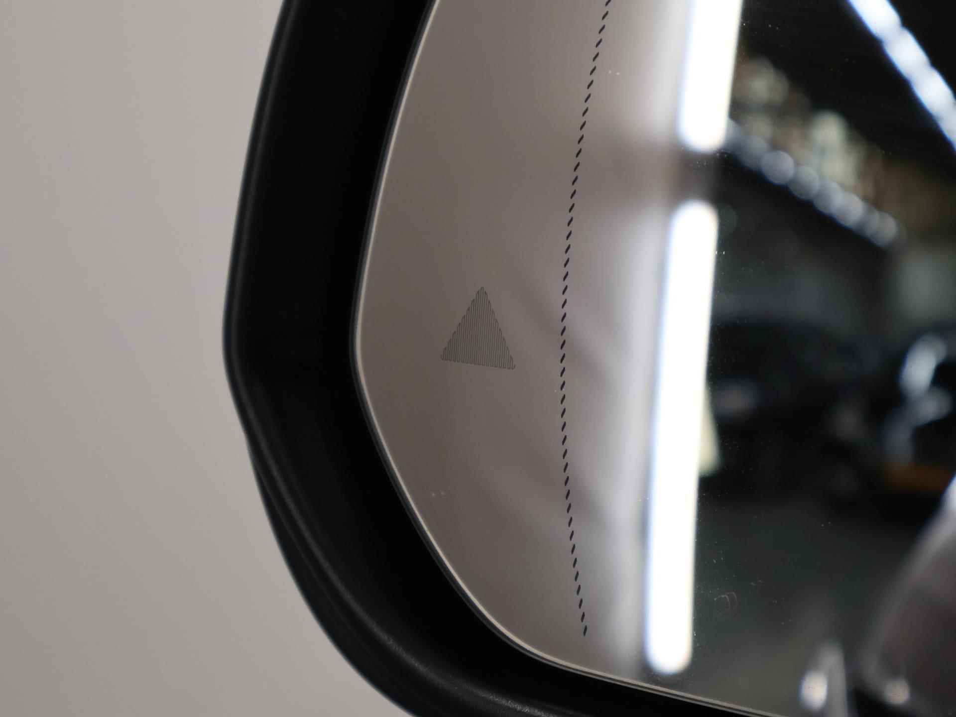 Mercedes-Benz EQS SUV 450 4MATIC AMG Line 7 persoons | Rij-assistentie | Panorama-schuifdak | Luchtvering | Digital Light | Trekhaak | Head-up | 360 Camera | Burmester 3D | Sfeerverlichting | - 52/54