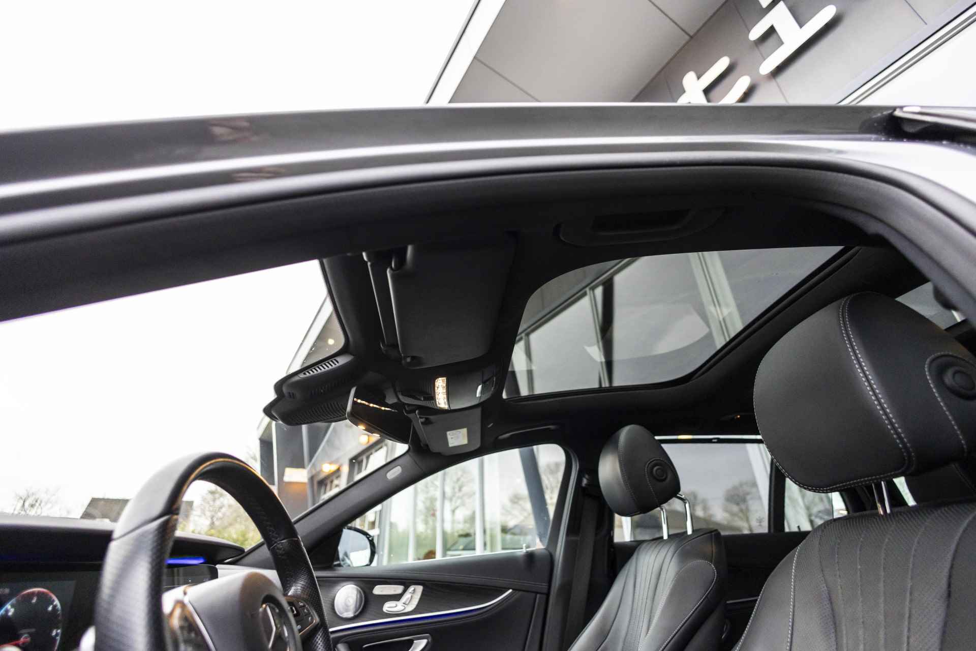 Mercedes-Benz E-Klasse Estate 350 d 4Matic Premium Plus AMG | E-Trekhaak | Burmester | Pano | NL Auto | 20" | HUD | ACC | Ambient | Stoelventilatie | - 13/53