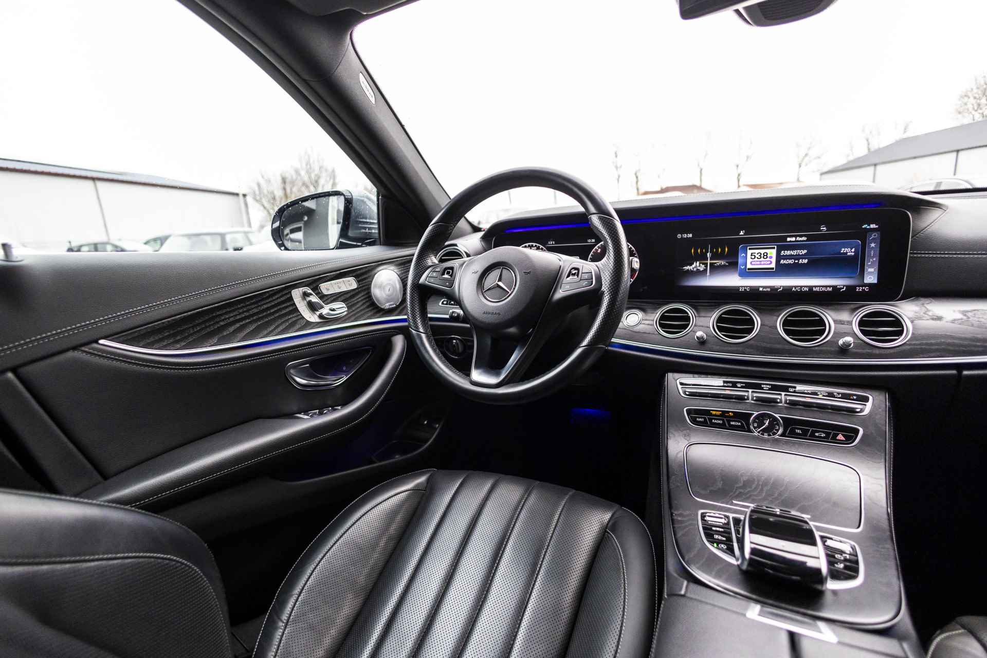 Mercedes-Benz E-Klasse Estate 350 d 4Matic Premium Plus AMG | V6 | E-Trekhaak | Burmester | Pano | NL Auto | 20" | HUD | ACC | Stoelventilatie | - 22/53