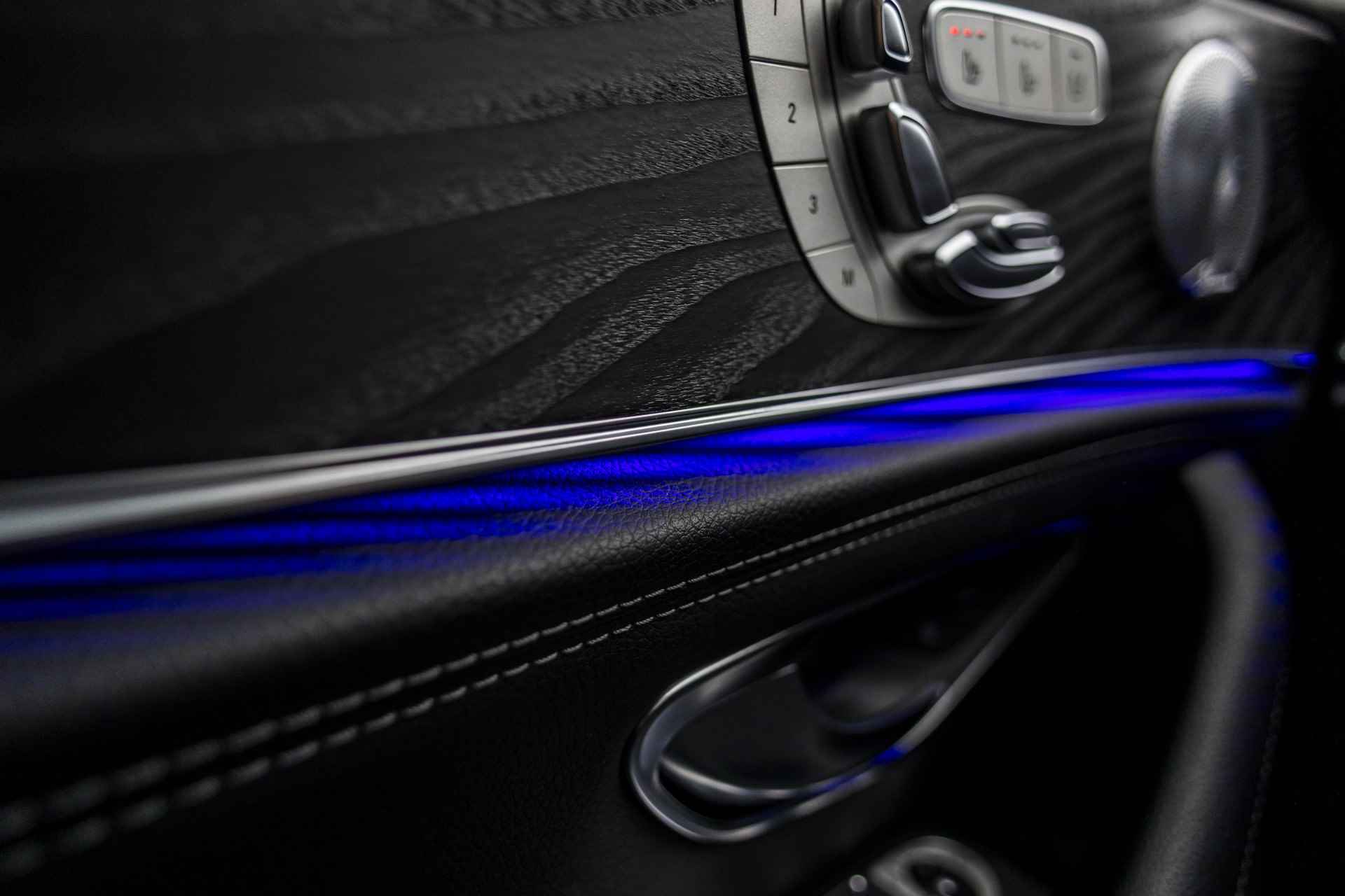 Mercedes-Benz E-Klasse Estate 350 d 4Matic Premium Plus AMG | V6 | E-Trekhaak | Burmester | Pano | NL Auto | 20" | HUD | ACC | Stoelventilatie | - 27/53
