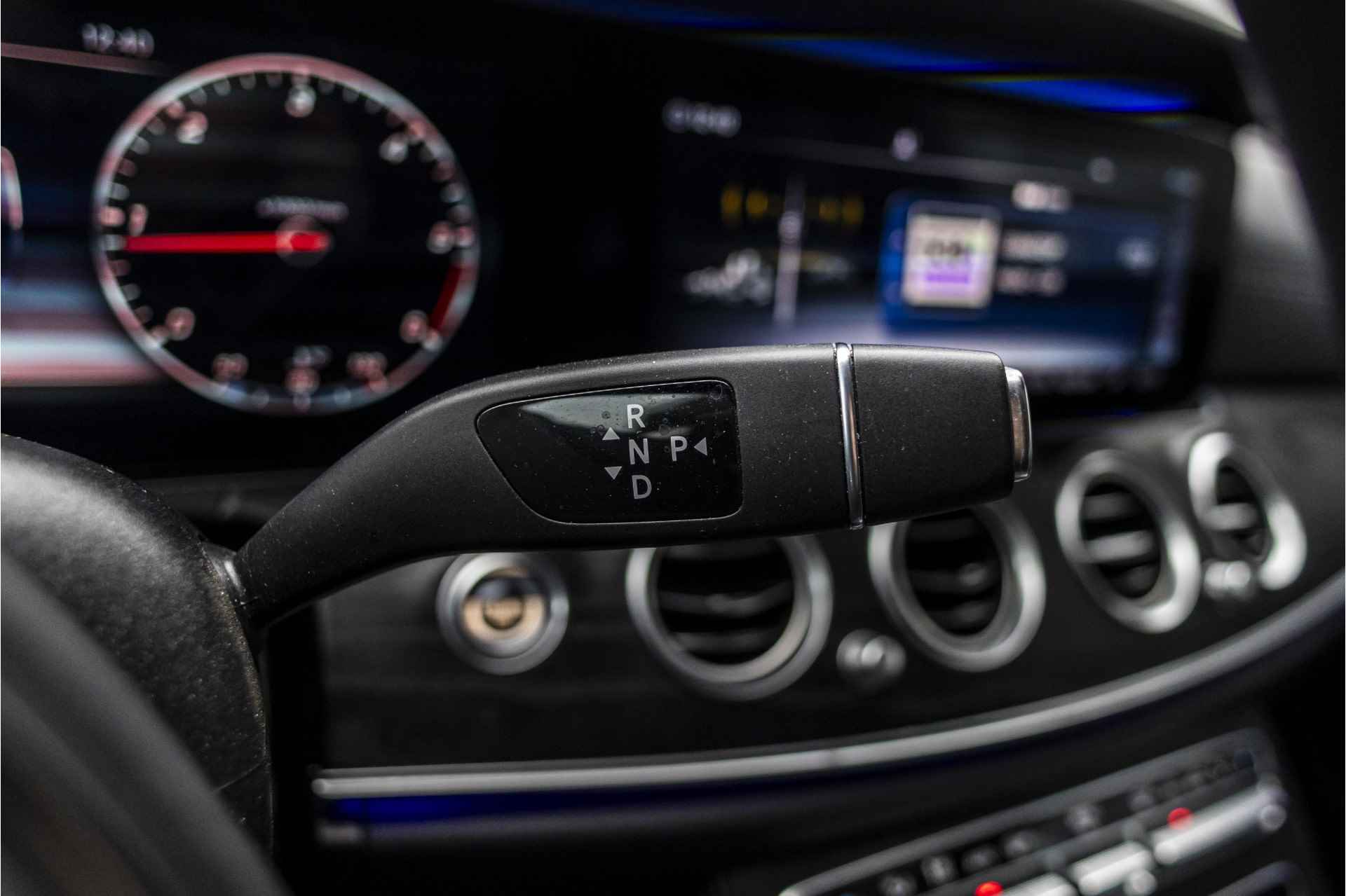 Mercedes-Benz E-Klasse Estate 350 d 4Matic Premium Plus AMG | E-Trekhaak | Burmester | Pano | NL Auto | 20" | HUD | ACC | Ambient | Stoelventilatie | - 49/53