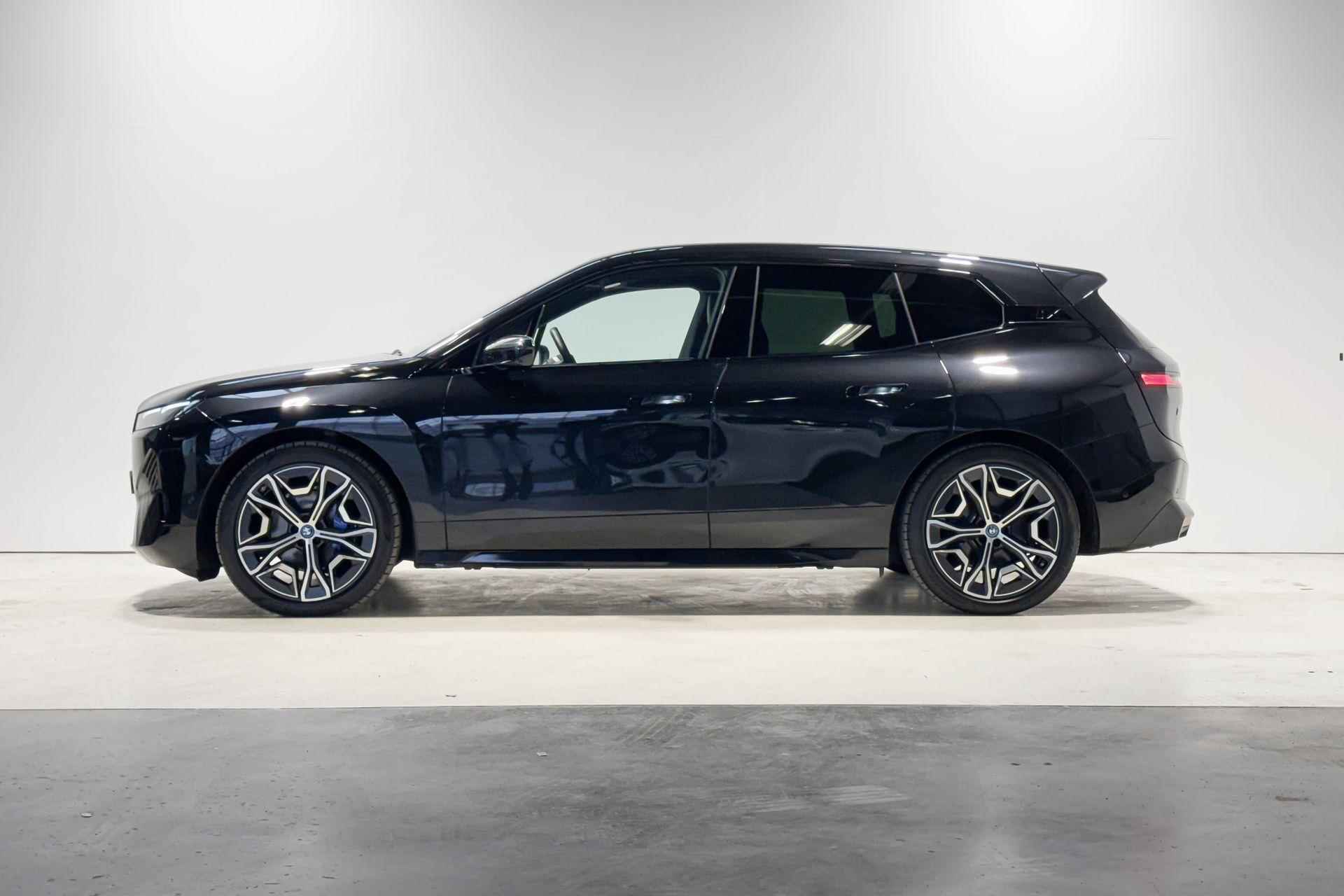 BMW iX xDrive50 Business Edition Plus Sportpakket - 2/24