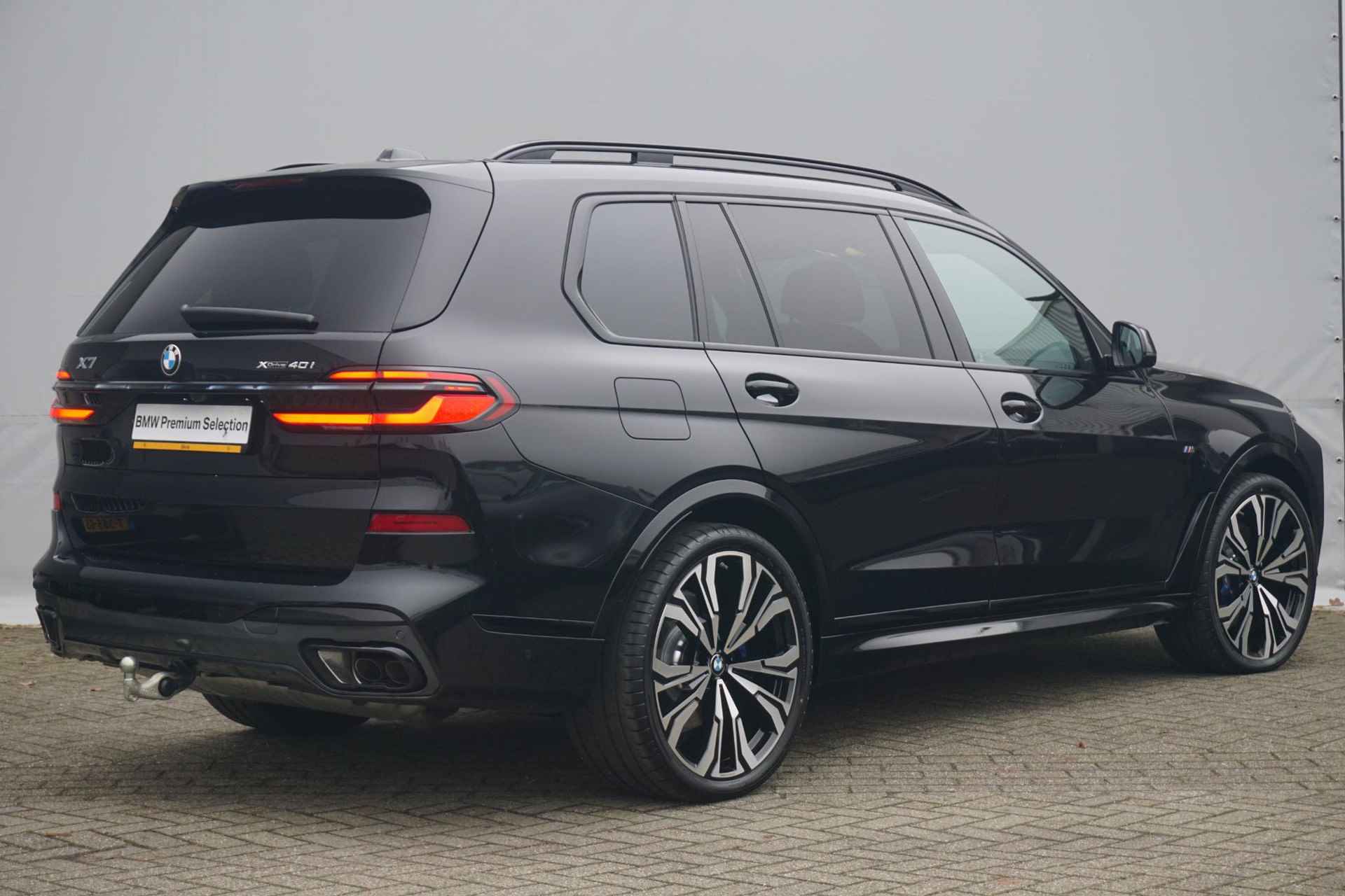 BMW X7 xDrive40i M Sport Pro / Comfort Stoelen / Trekhaak / Massage Stoelen / Sky Lounge / Driving Assistant Professional - 2/43