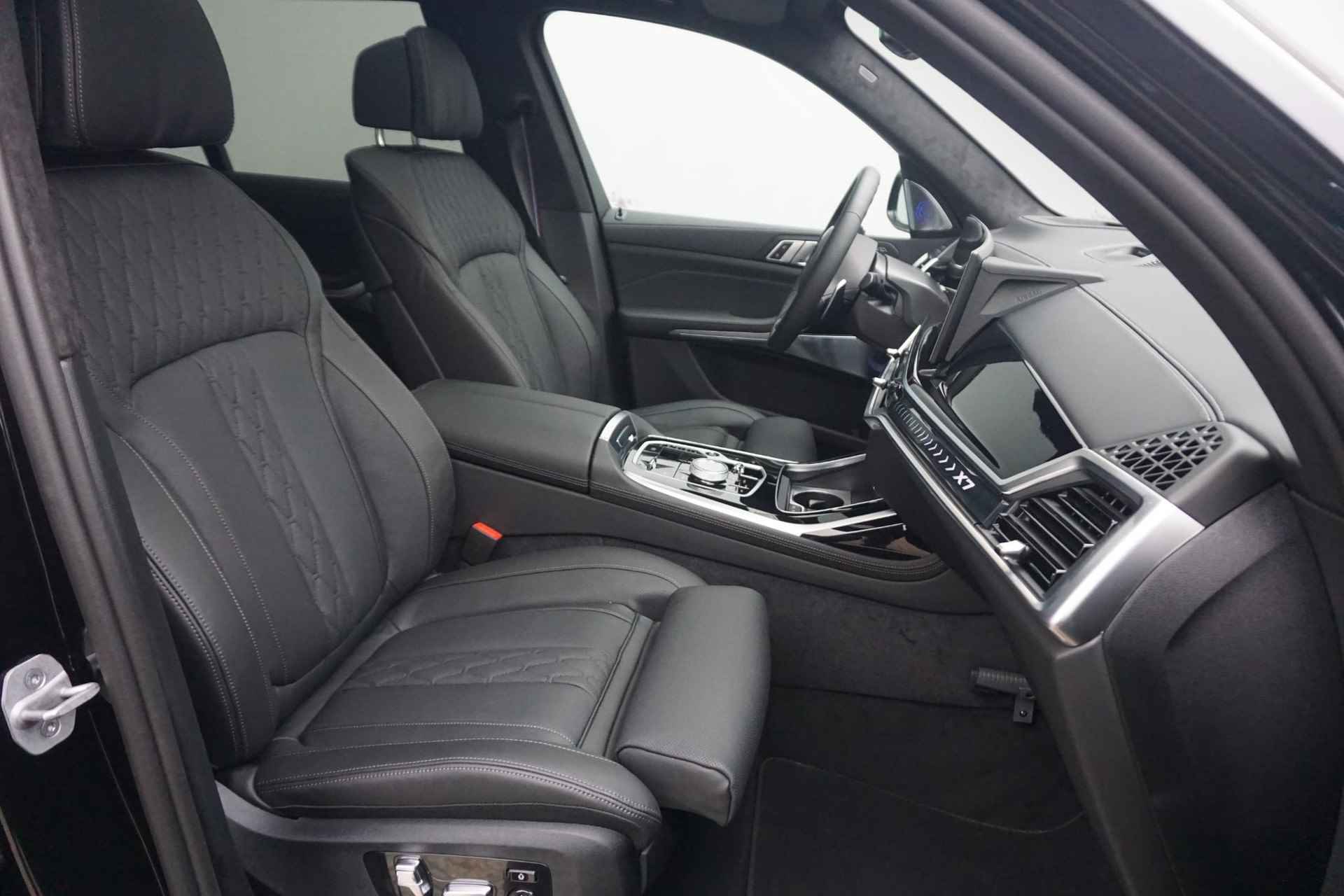 BMW X7 xDrive40i M Sport Pro / Comfort Stoelen / Trekhaak / Massage Stoelen / Sky Lounge / Driving Assistant Professional - 9/43