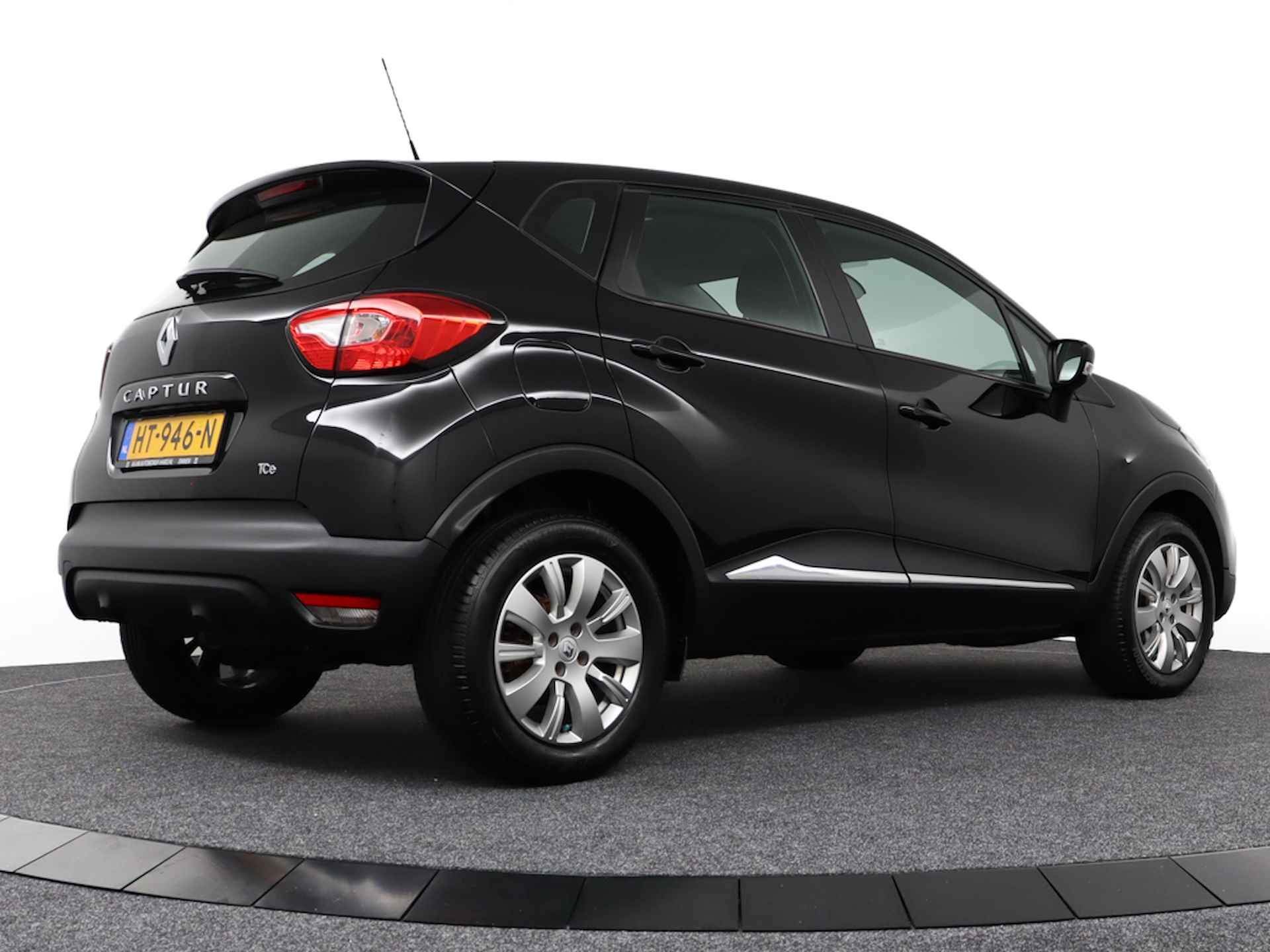 Renault Captur 0.9 TCE EXPRESSION ECC/CRUISE/NAV/KEYLESS.ENTRY/REGEN.SENS/LMV - 10/46