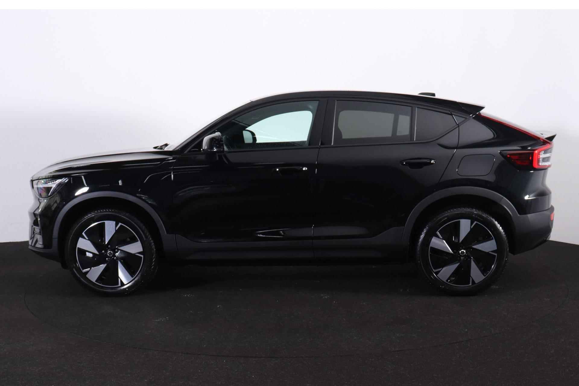 Volvo C40 Single Motor Extended Range Plus 82 kWh Panoramadak - IntelliSafe Assist & Surround - Camera achter - Verwarmde voorstoelen & stuur - Parkeersensoren voor & achter - Draadloze tel. lader - Trekhaak - Extra getint glas - 19' LMV - 3/21