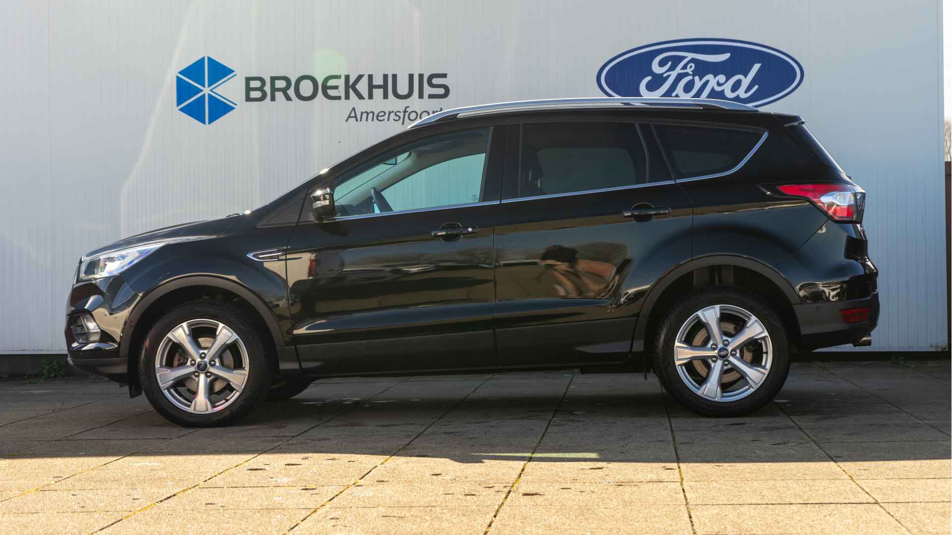 Ford Kuga 1.5 EcoBoost Titanium | Elektrisch bedienbare achterklep | Winterpack | Parking Pack | Dealer Auto - 2/25