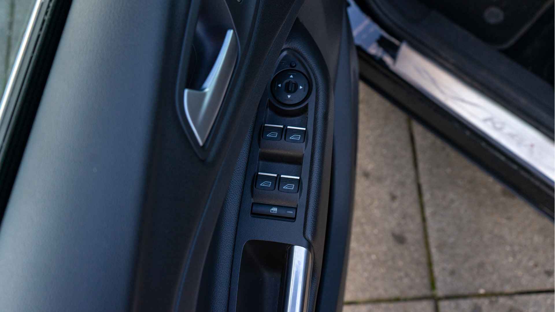 Ford Kuga 1.5 EcoBoost Titanium | Elektrisch bedienbare achterklep | Winterpack | Parking Pack | Dealer Auto - 9/25