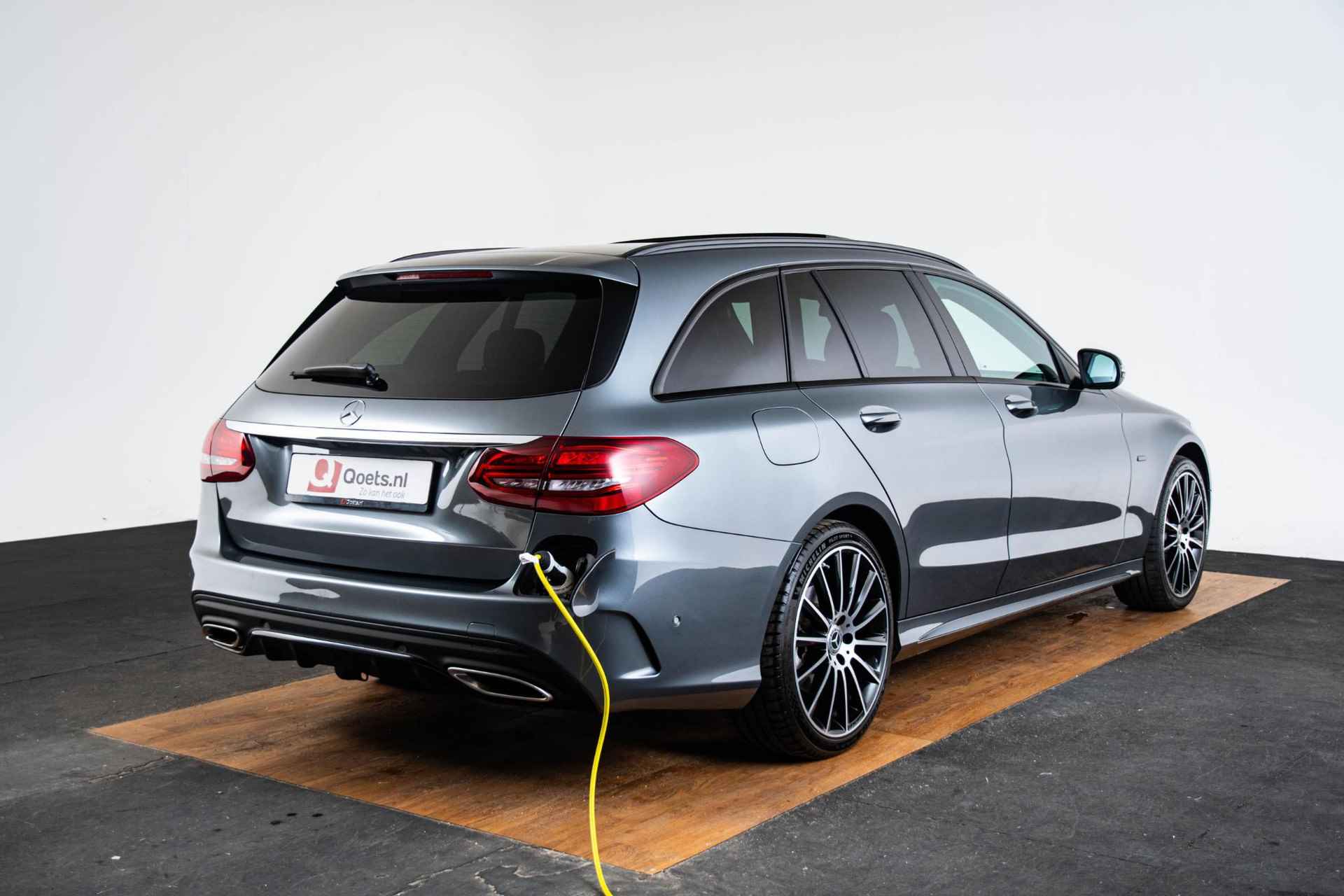 Mercedes-Benz C-klasse Estate 300 e Business Solution AMG Limited AMG Line interieur/exterieur - Trekhaak - Panoramadak - Stoelverwarming voor - Dodehoekassistent - Parkeerpakket - Advanced sound system - - 2/72