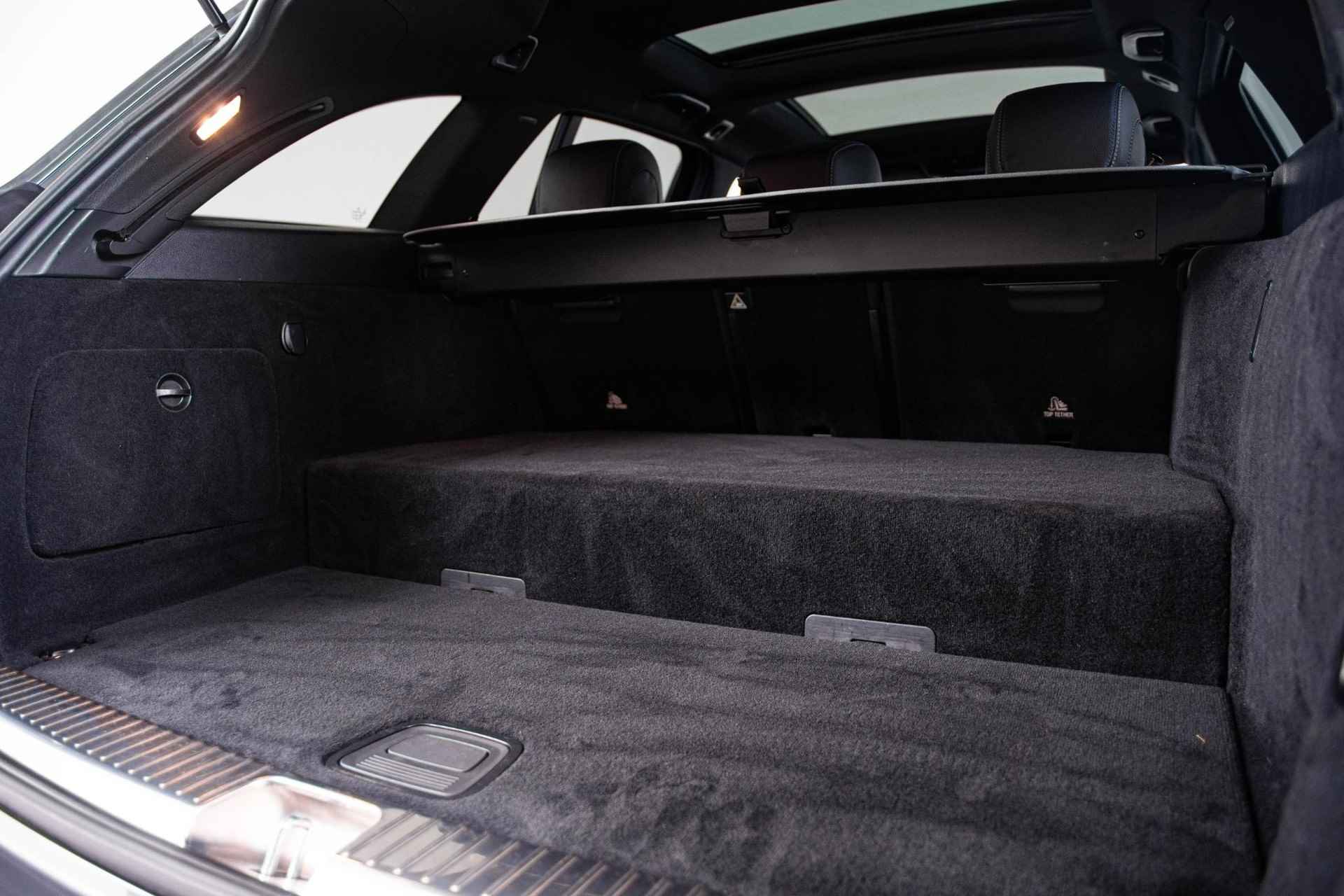 Mercedes-Benz C-klasse Estate 300 e Business Solution AMG Limited AMG Line interieur/exterieur - Trekhaak - Panoramadak - Stoelverwarming voor - Dodehoekassistent - Parkeerpakket - Advanced sound system - - 40/72