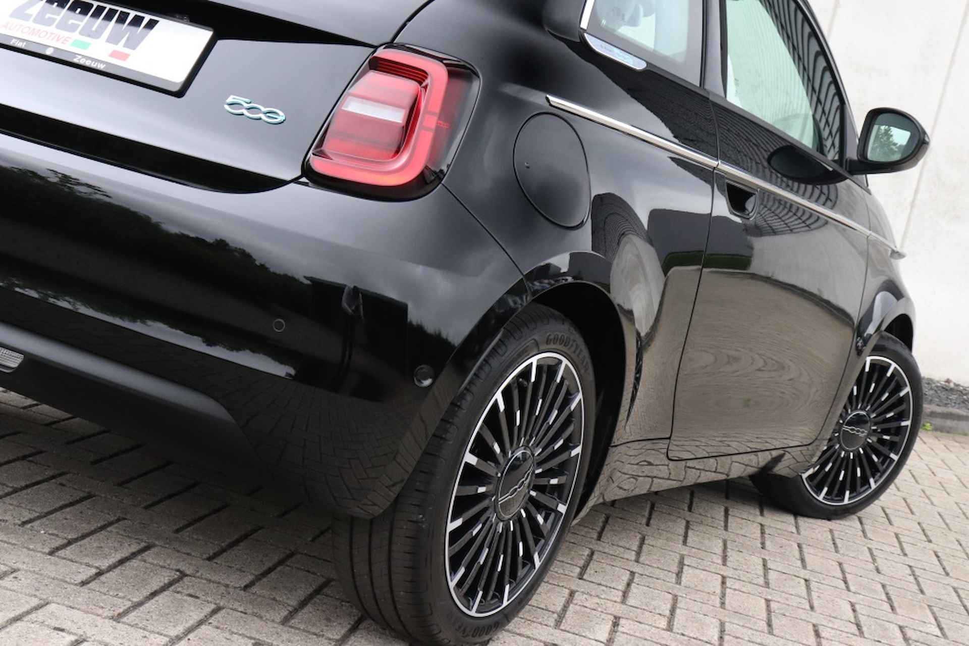 Fiat 500e   Cabrio La Prima by Bocelli 42 kWh | Winter | BTW | 17" - 13/21