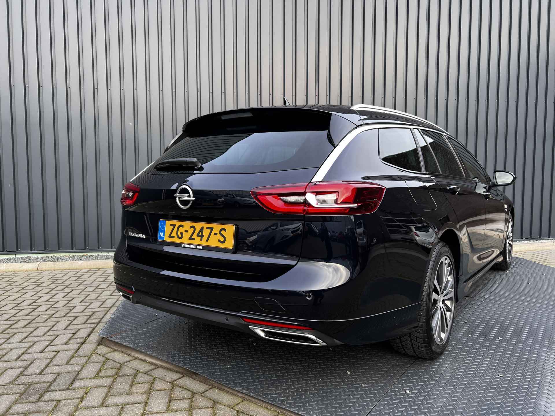 Opel Insignia Sports Tourer 1.5 Turbo 165Pk Aut. Business Executive | OPC-Line | Matrix LED | Dodehoek | Camera | Prijs Rijklaar!! - 39/44