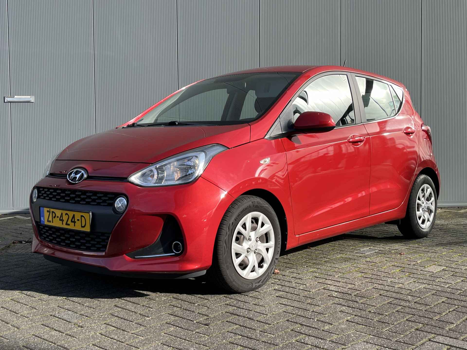 Hyundai i10 1.0i 67pk Comfort | Navigatie | Cruise controle | Parkeersensoren | DAB | Bluetooth | Carplay - 2/3