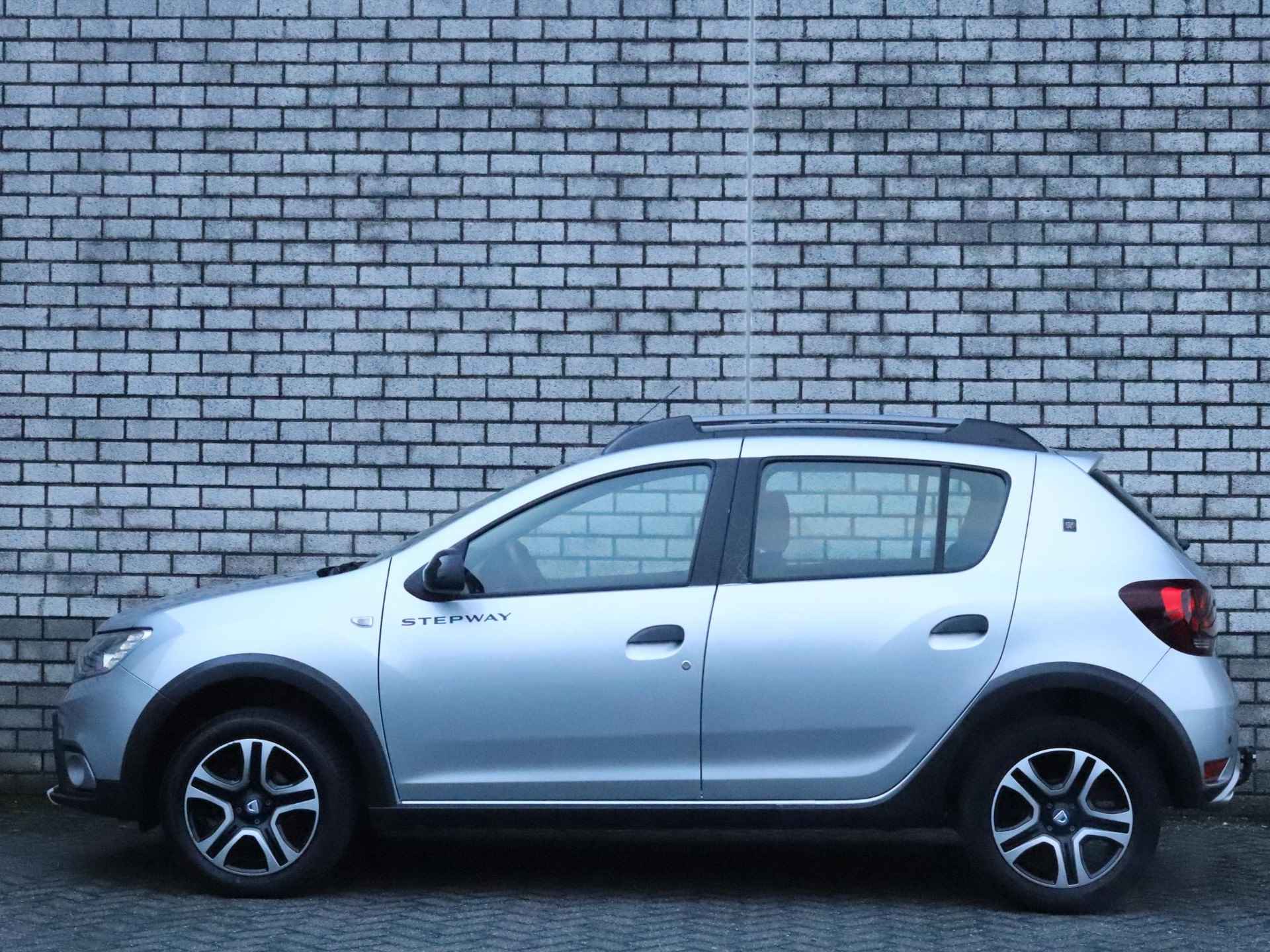 Dacia Sandero Stepway 1.0 TCe 100 Bi-Fuel SL 15th Anniversary | LPG | Trekhaak - 18/34