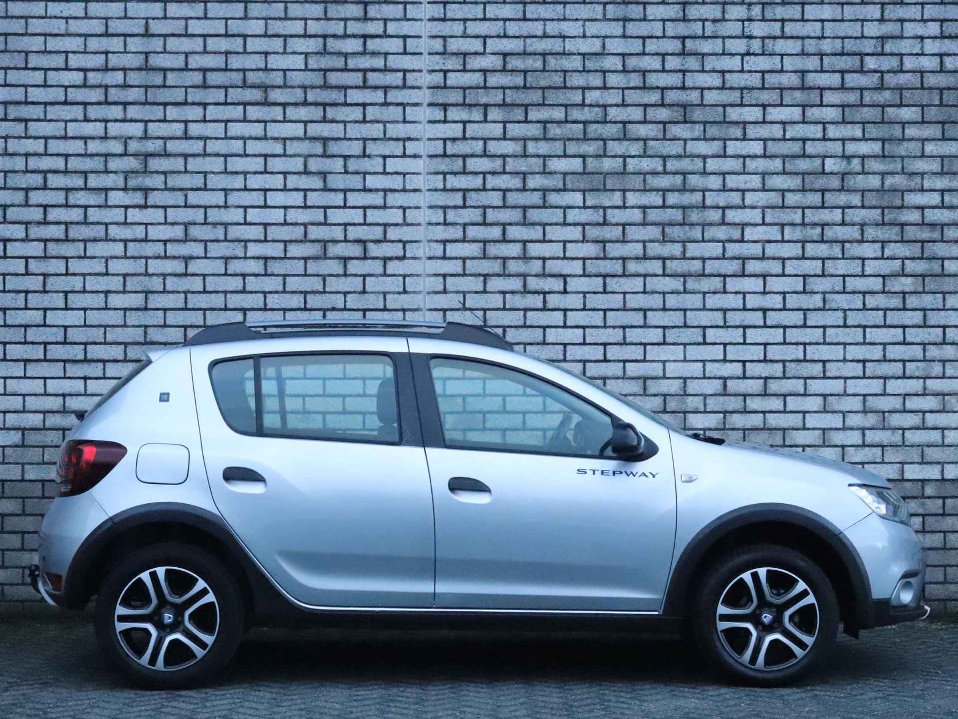 Dacia Sandero Stepway 1.0 TCe 100 Bi-Fuel SL 15th Anniversary | LPG | Trekhaak - 19/34