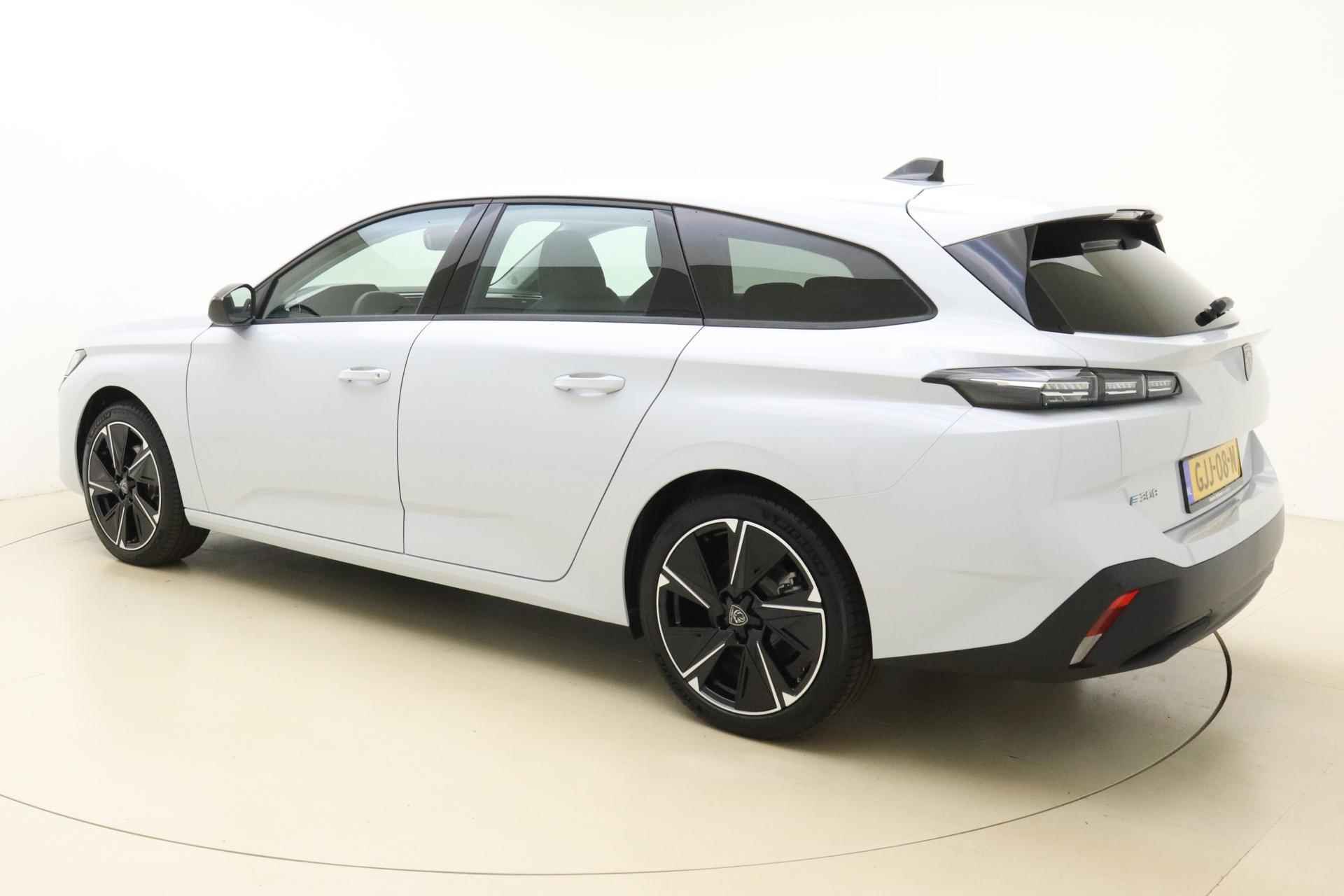 Peugeot e-308 SW Style EV 54 kWh | Automaat | Navigatie | Parkeersensoren | Climate control | Cruise control | Apple carplay Android auto | - 4/35