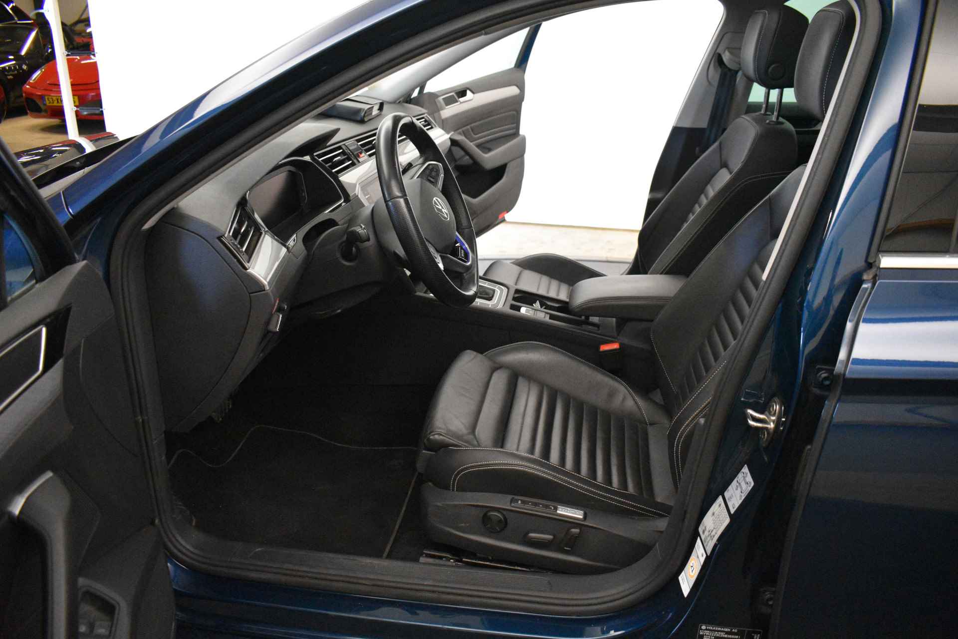Volkswagen Passat GTE EL Trekh+aKlep Virtual Disc Pro Nav Head-Up 360ºCam Vol Leder Pano Dodeh Detec - 8/46