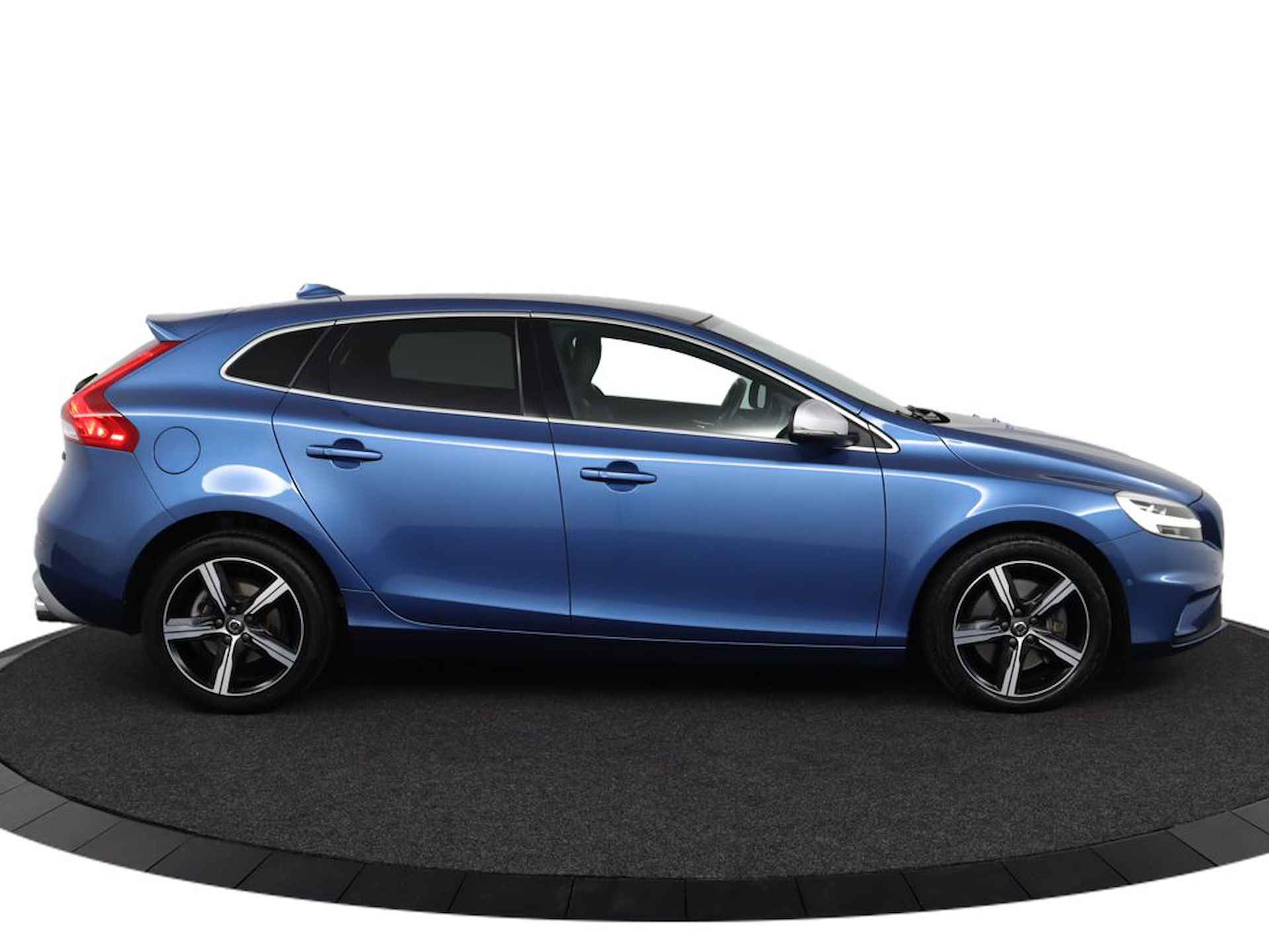 Volvo V40 T3 Aut-6 Polar + Sport Panoramadak | Parkeercamera | Stoelverwarming | Keyless | Harman & Kardon | Lederen interieur | 17'' lich - 12/48