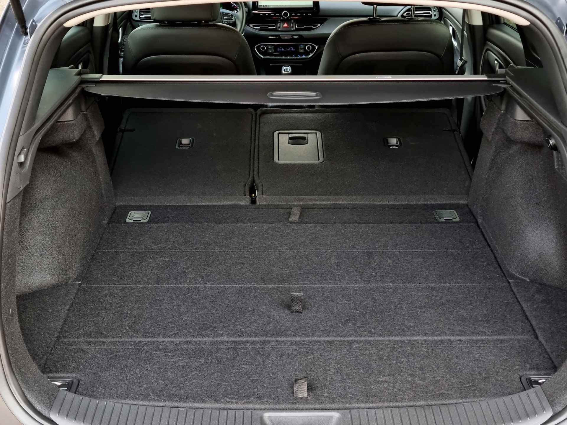 Hyundai i30 Wagon 1.5 T-GDi MHEV Premium / Private Lease Vanaf €629,- / Origineel NL / Lederen Bekleding - 24/46