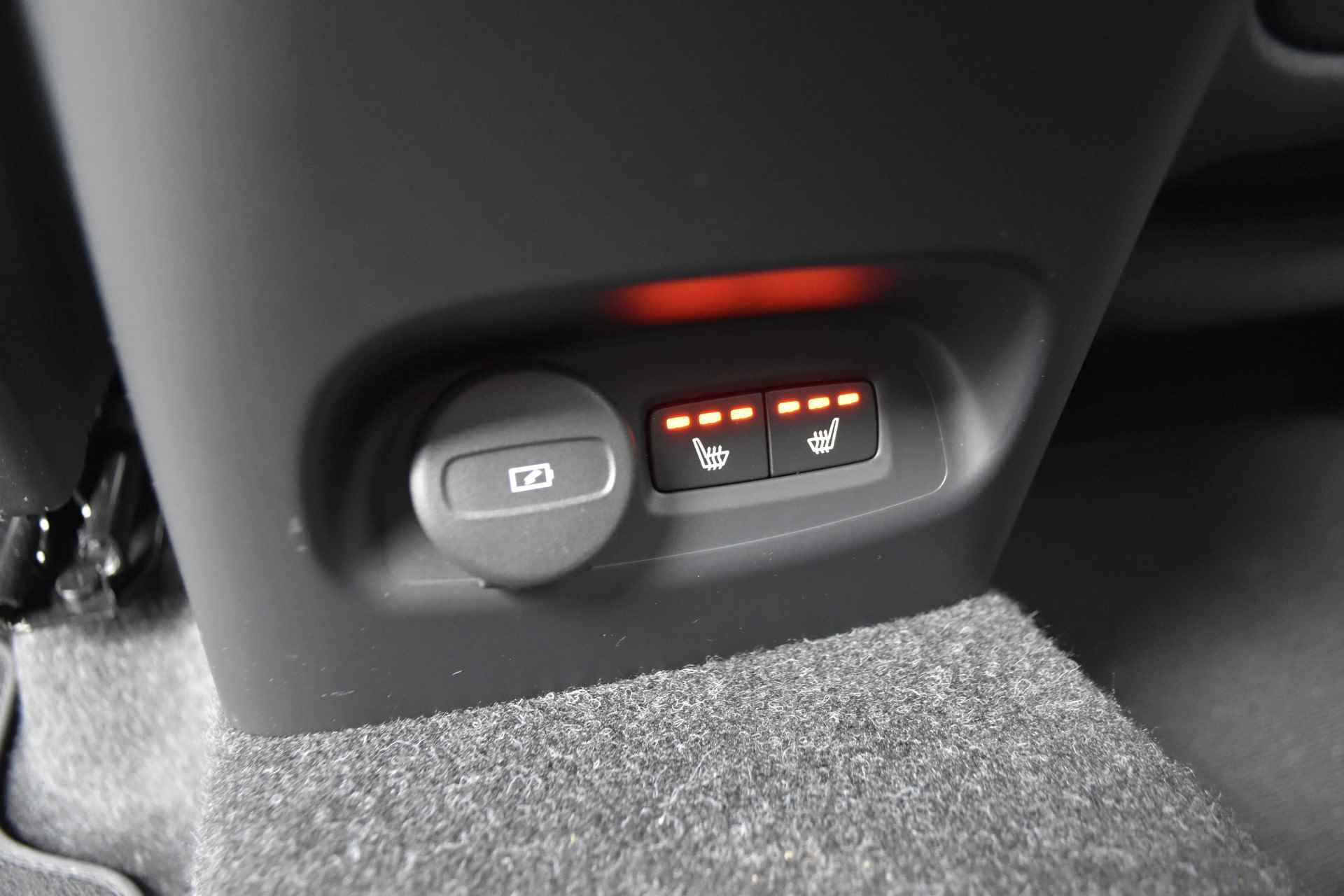 Volvo XC40 Recharge Core 475KM Bereik - Fiscale waarde €44.884,-!!! - 12/24