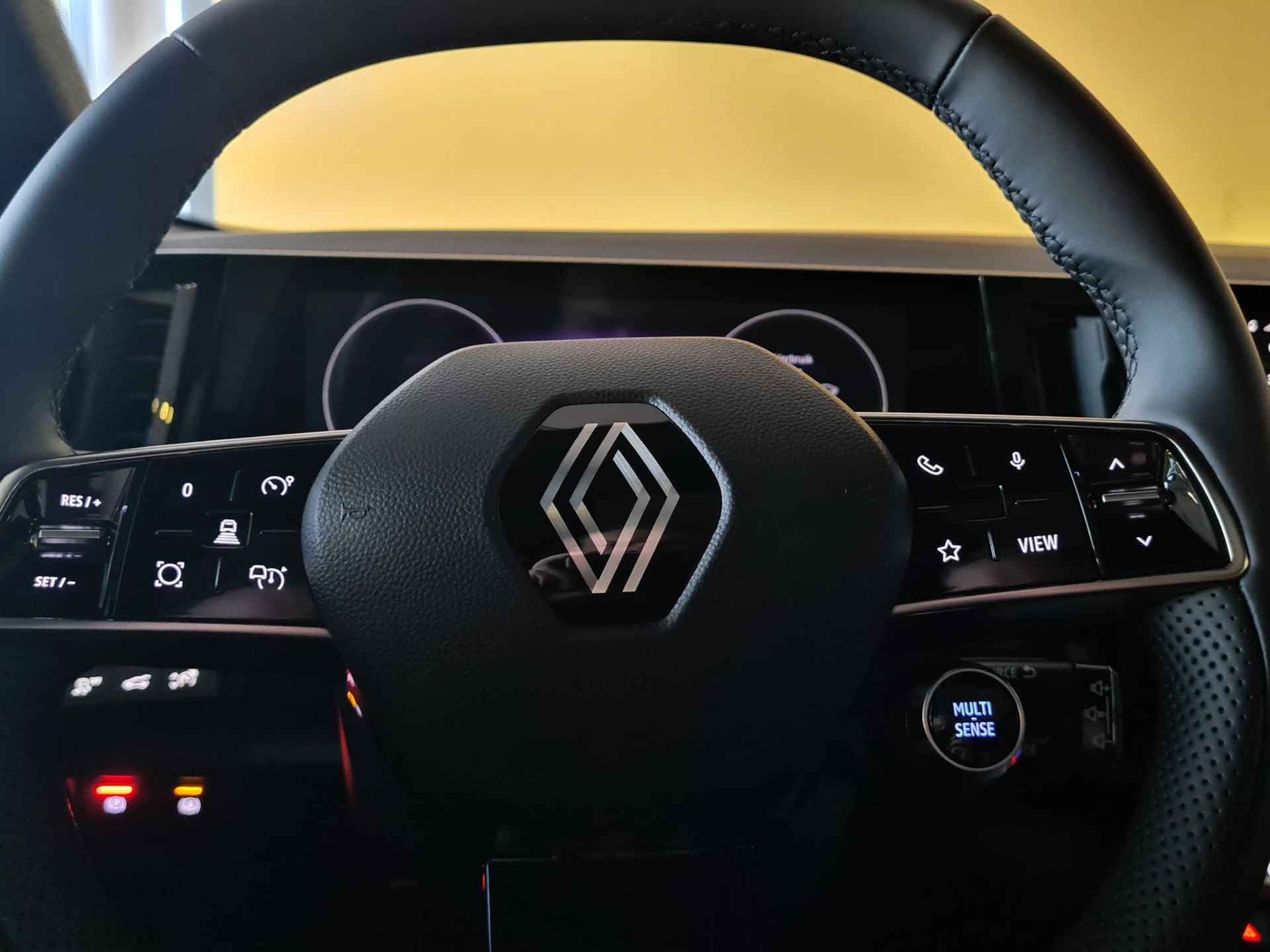 Renault Austral 1.2 Mild Hybrid 130 Techno | PANORAMADAK | PARKEERCAMERA 360° | CRUISE CONTROLE ADAPTIEF | UIT VOORRAAD LEVERBAAR / NIEUW TE BESTELLEN | - 17/29