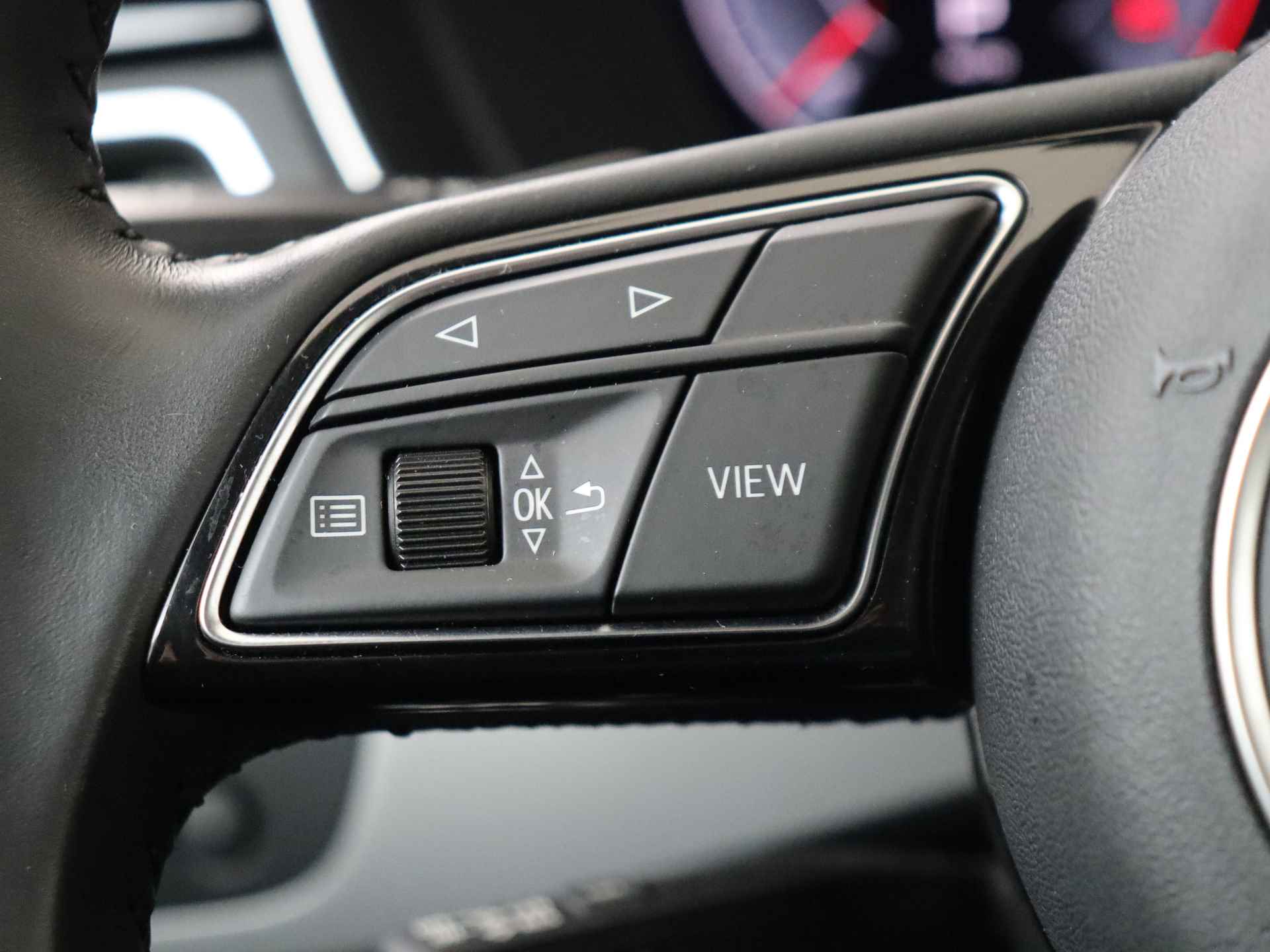Audi A4 Avant 35 TFSI Launch edition Business 150 pk Automaat | Navigatie | Sportstoelen | Leder - 21/35