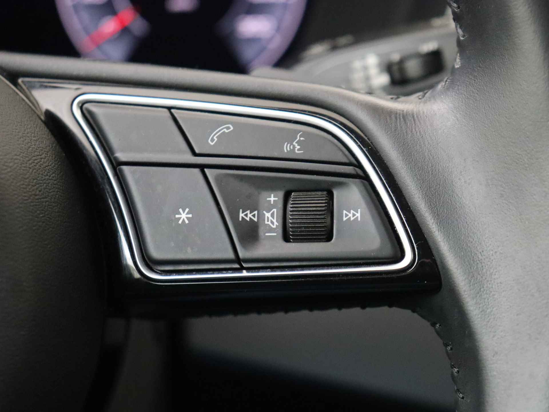 Audi A4 Avant 35 TFSI Launch edition Business 150 pk Automaat | Navigatie | Sportstoelen | Leder - 22/35
