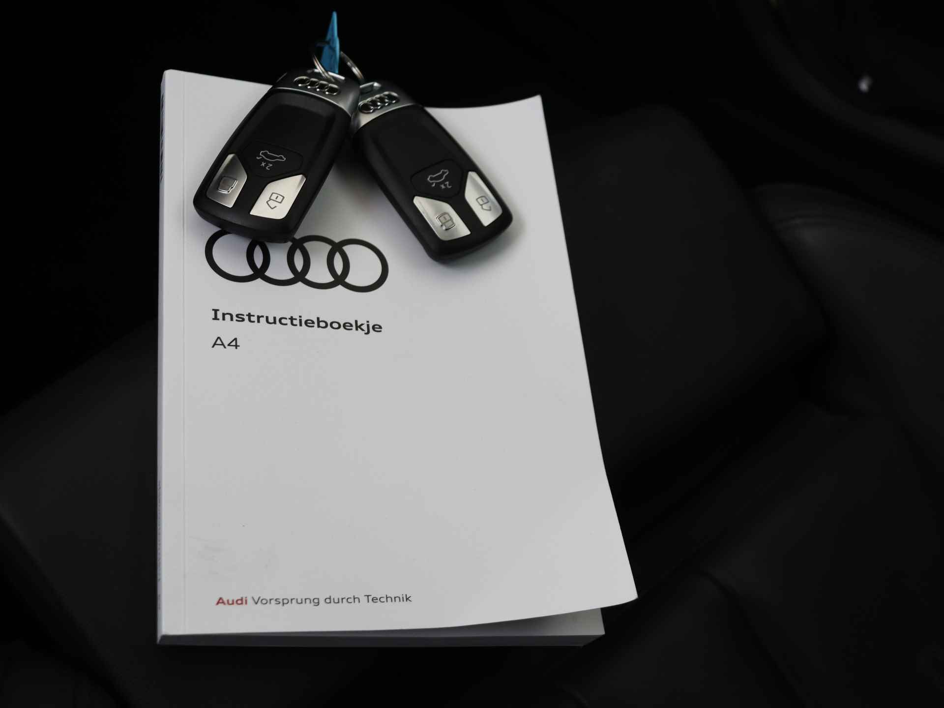Audi A4 Avant 35 TFSI Launch edition Business 150 pk Automaat | Navigatie | Sportstoelen | Leder - 24/35