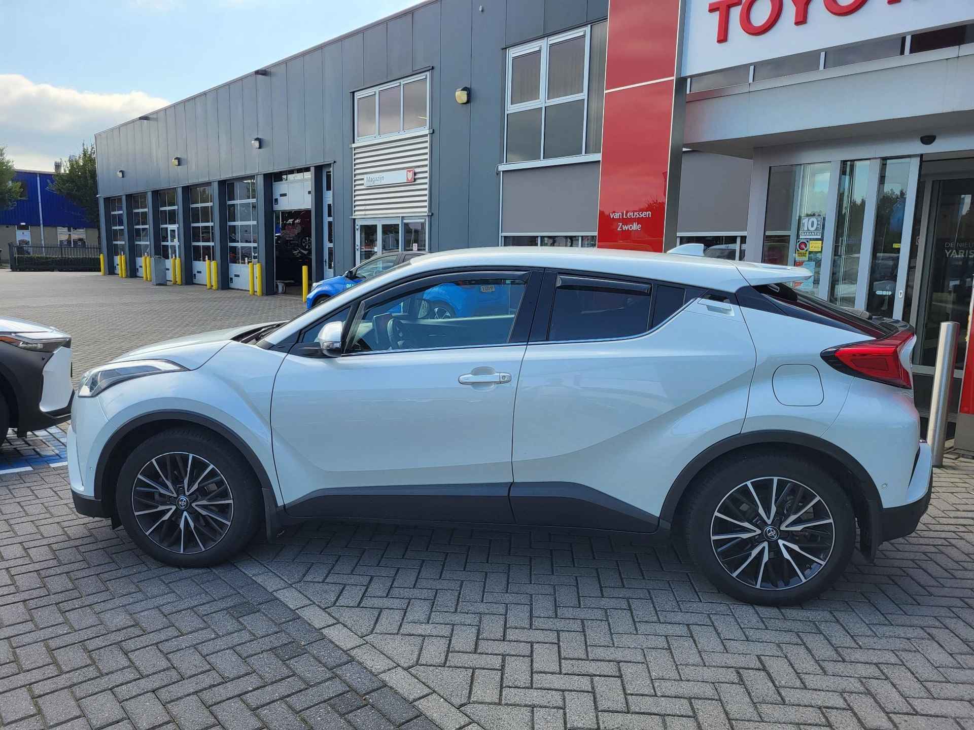 Toyota C-HR 1.2 Turbo Executive LEER KEYLESS STOELVERW NAVI CLIMA AD-CRUISE 18' LM-VELGEN CAMERA PARK-SENSOREN BLUETOOTH NL-AUTO - 5/35