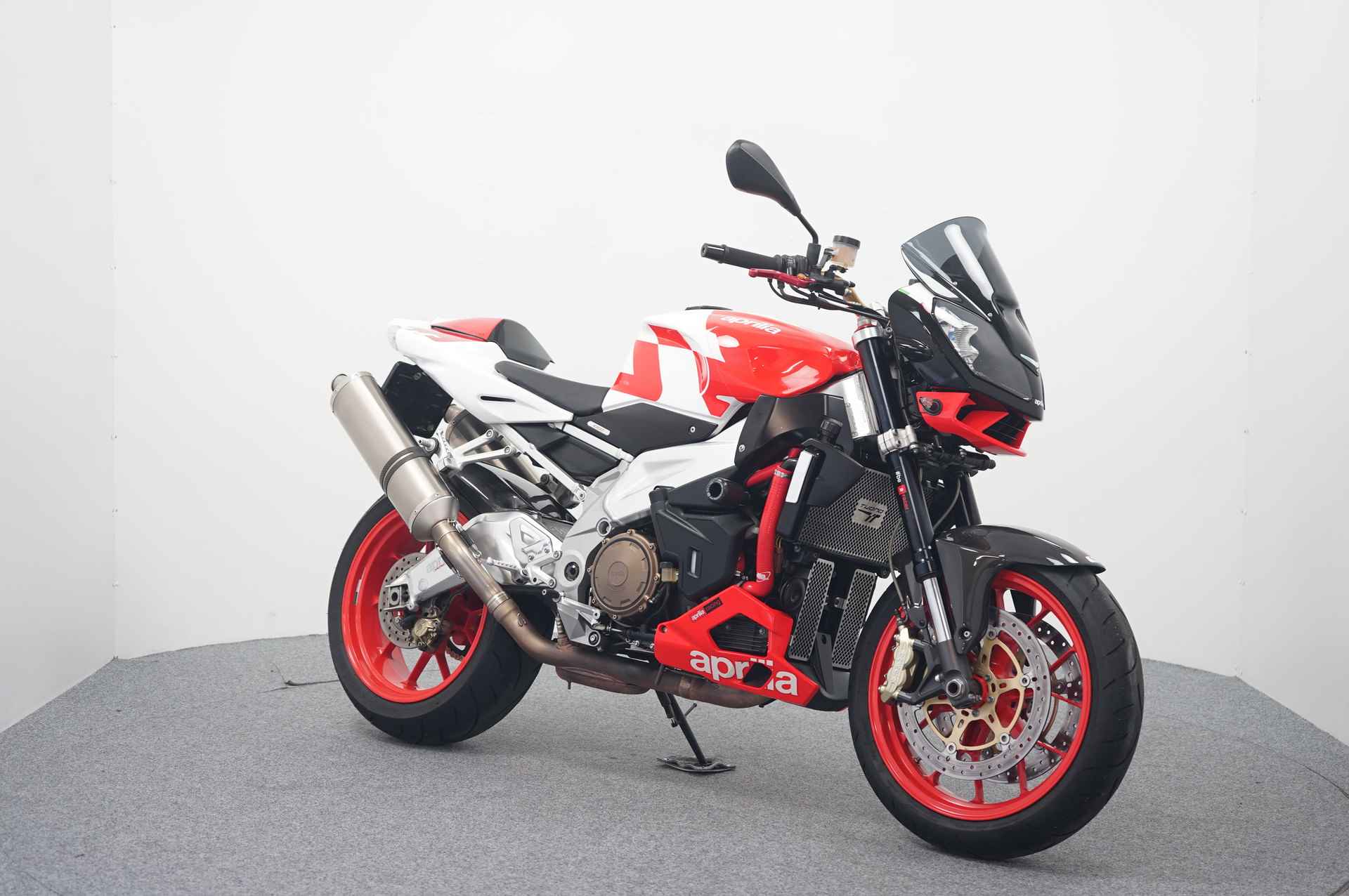 Aprilia TUONO - 2/18